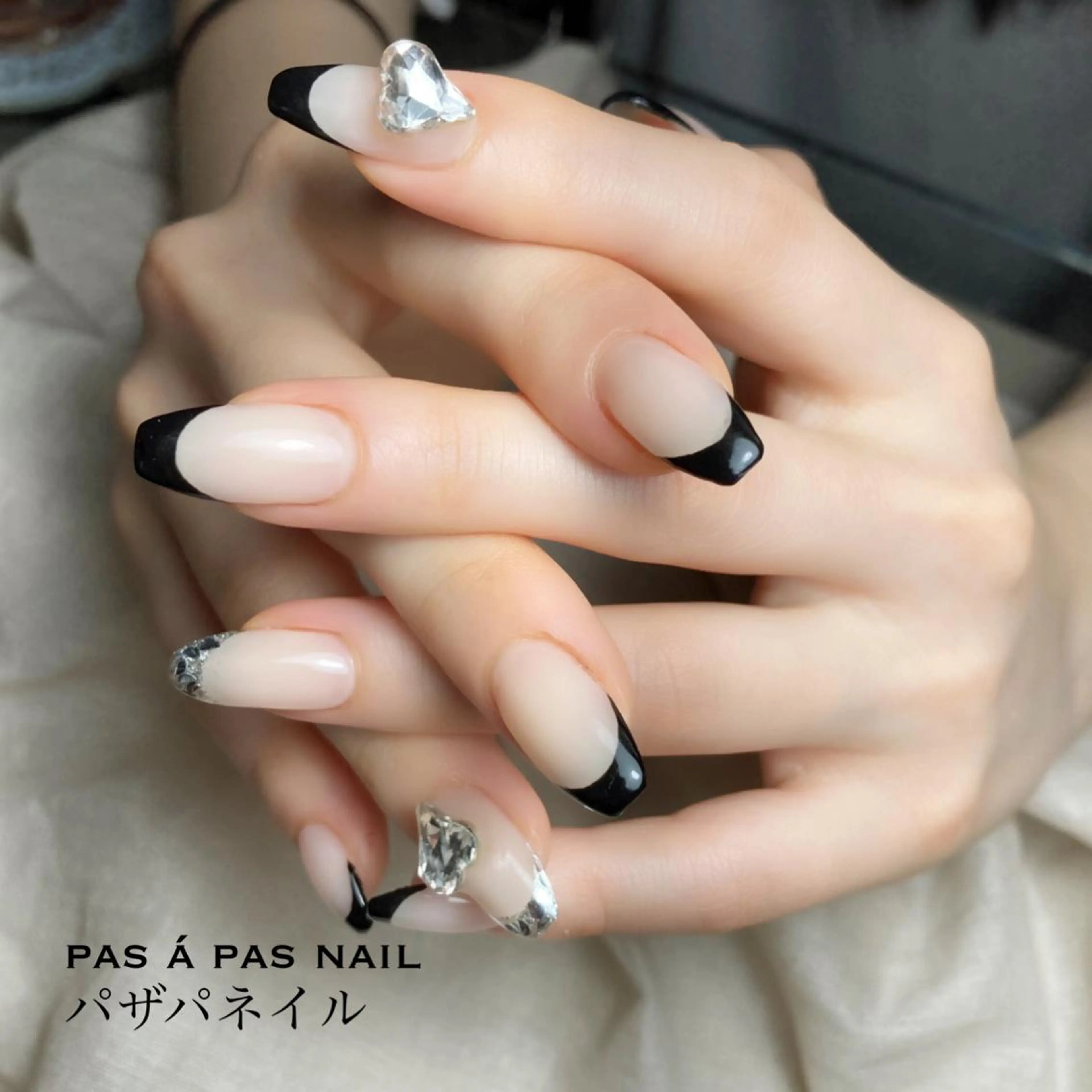 ミディアム ネイル Yakko pas á pasのネイルデザイン