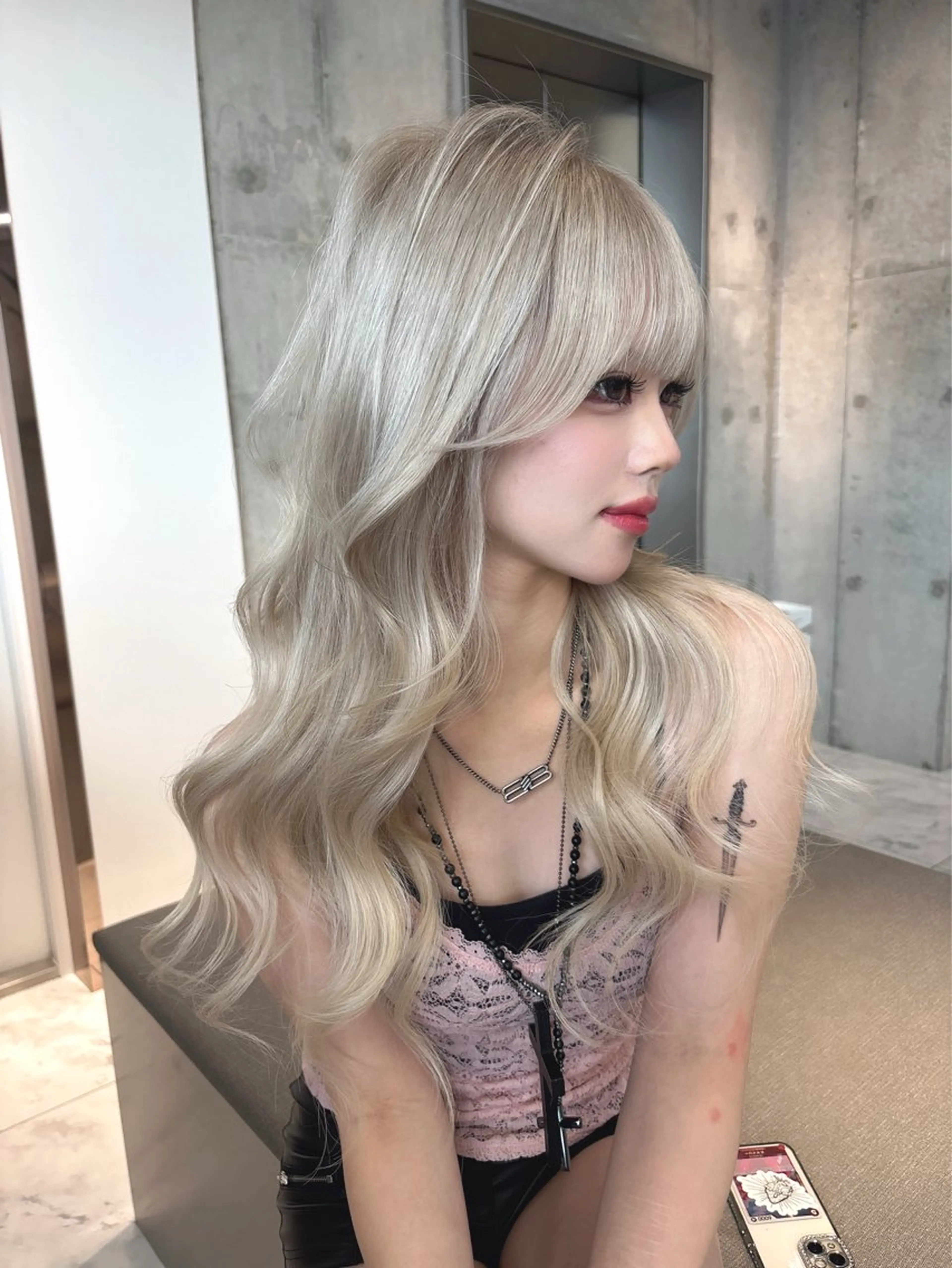 ミディアム ヘアカラー rina／ベージュ ワンホン/韓国ヘアのヘアスタイル