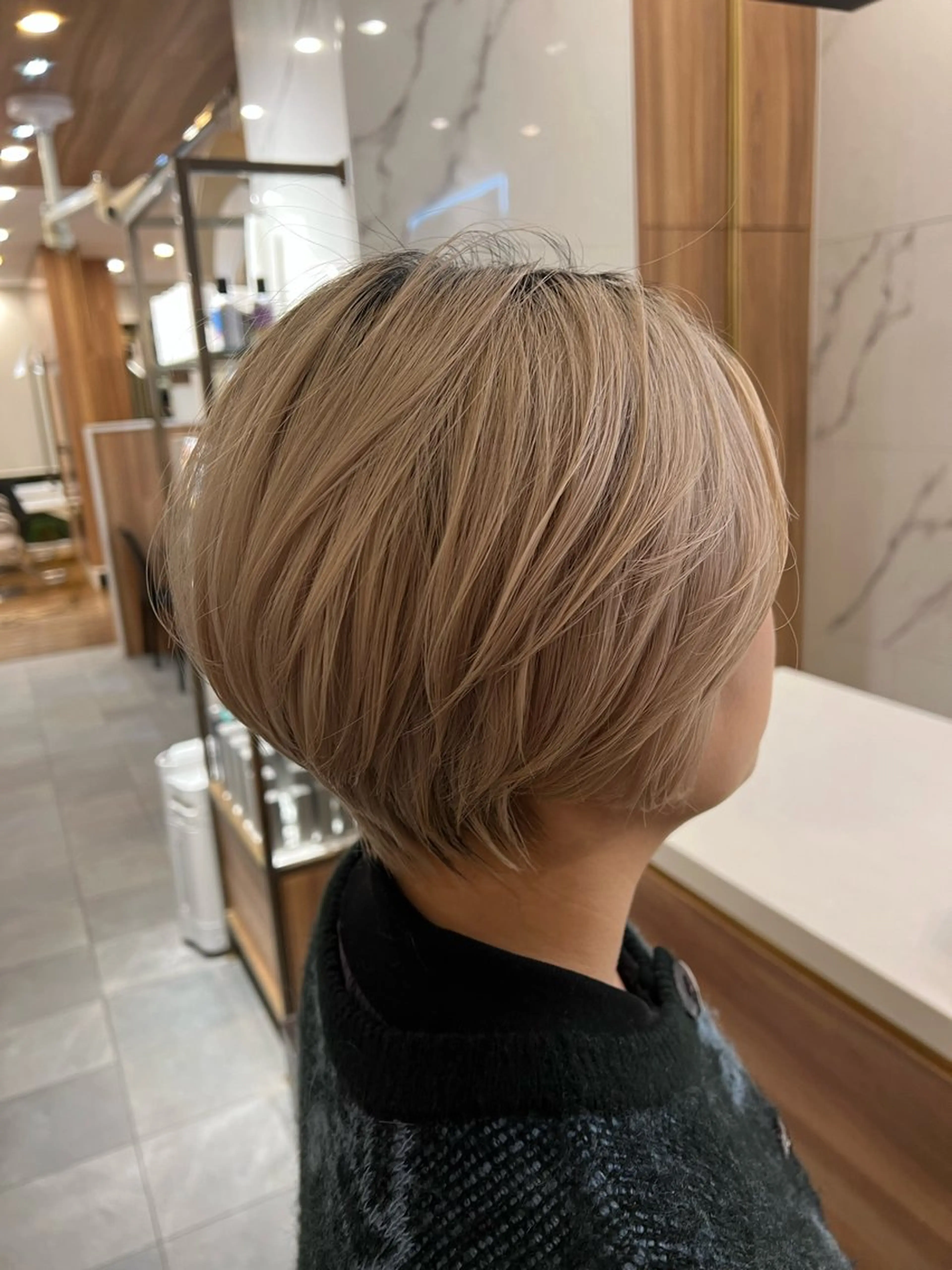 ショート 村中 逸紀のヘアスタイル