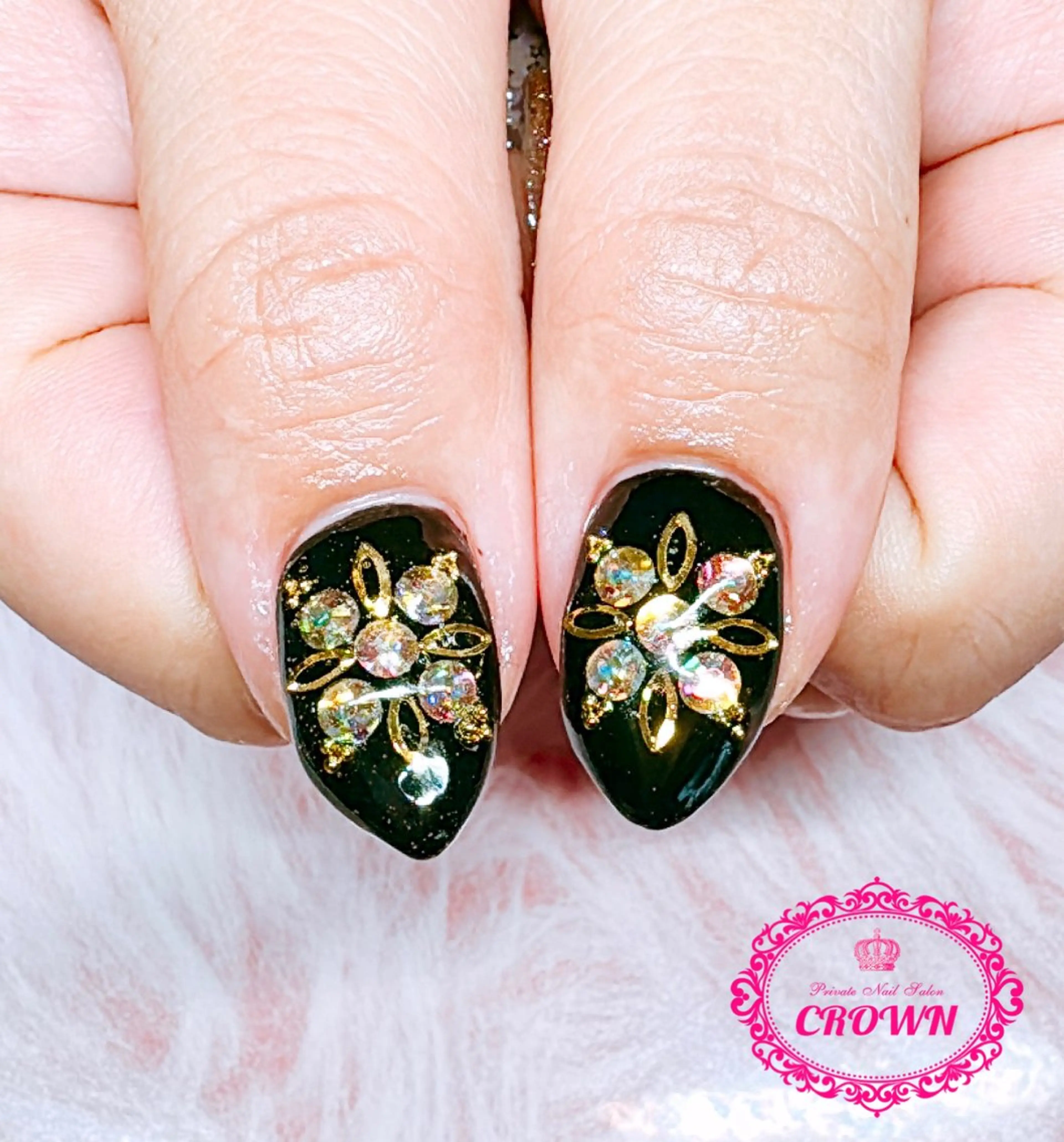 ネイル CROWN プライベートサロンのネイルデザイン