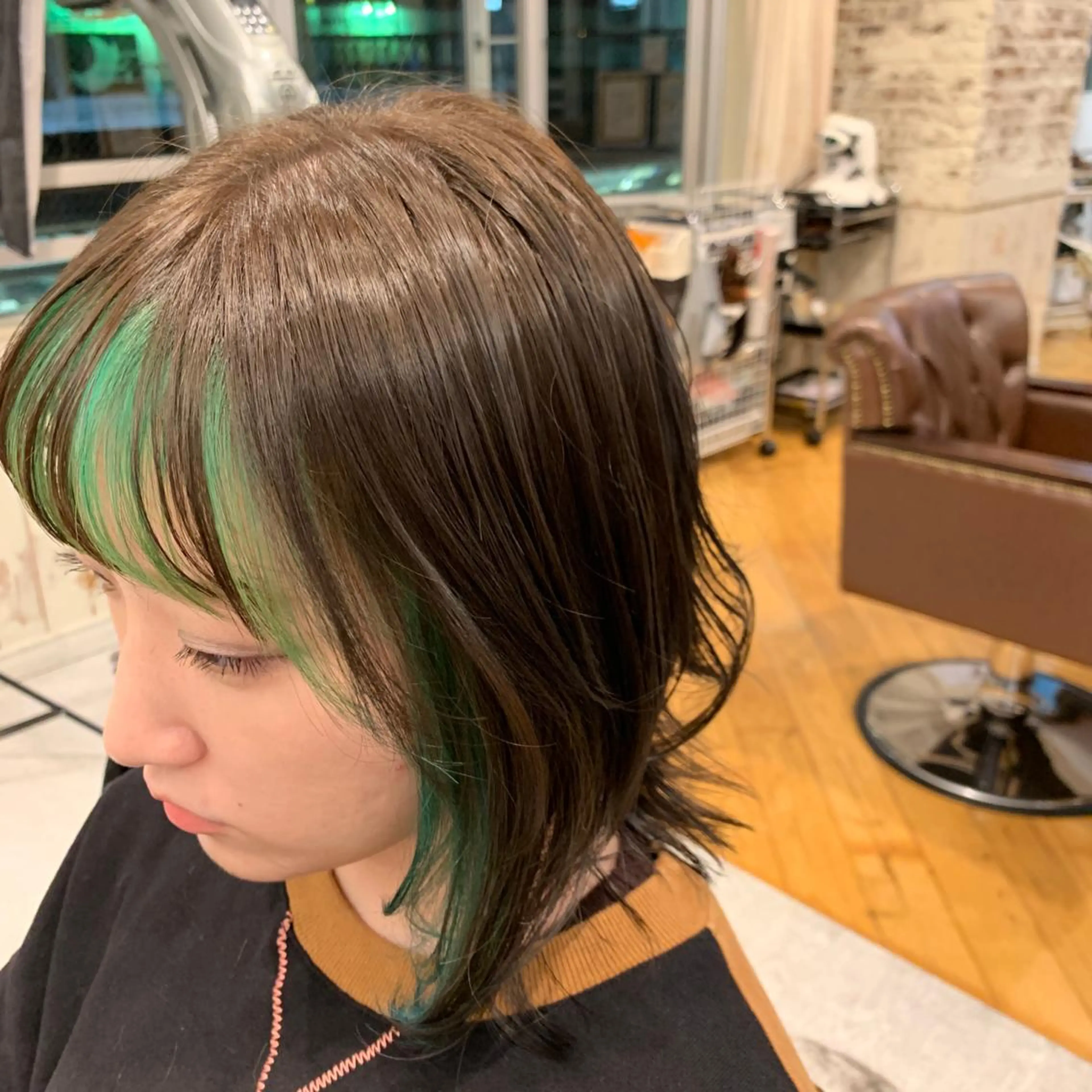 【ポイントカラー】カット＋ポイントブリーチオンカラー＋4step Tr  ケアプロ付きの写真