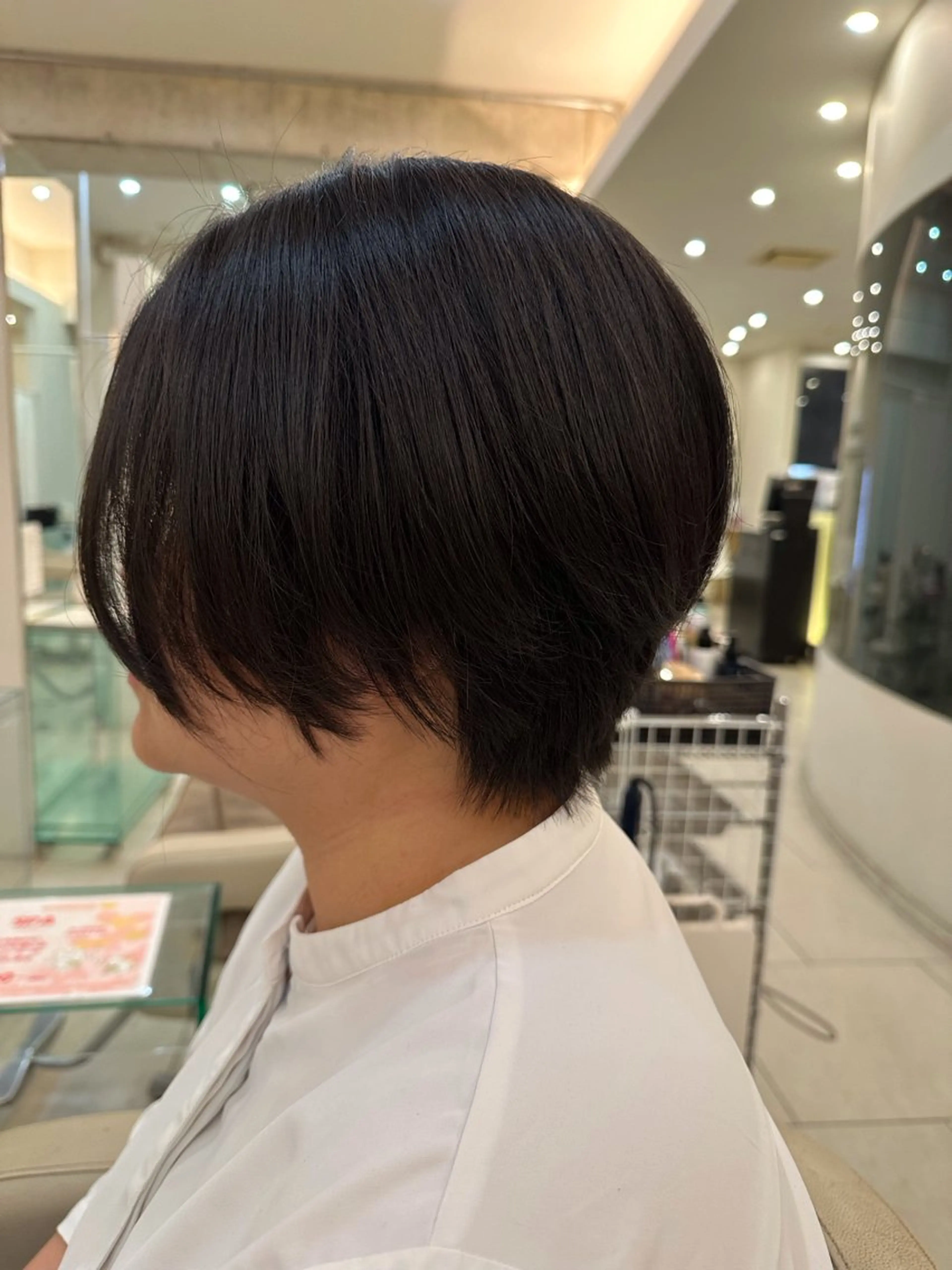 ショート カット ヘアカラー トリートメント レイヤー/艶カラー/ ハイトーンのヘアスタイル