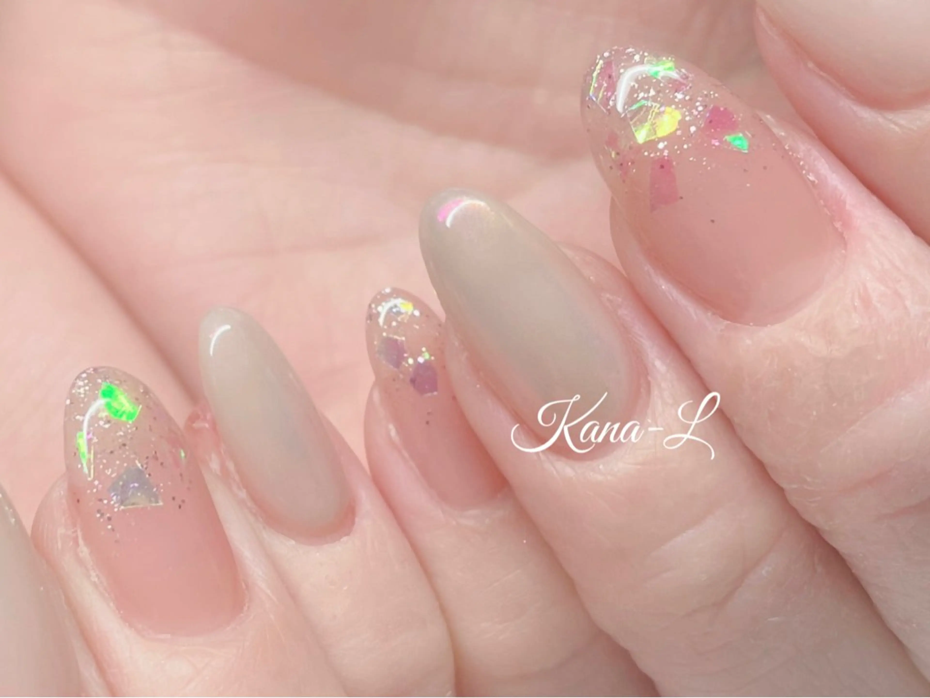 ネイル オーロラネイル ジェルネイル グラデーション ホログラムネイル キラキラネイル 芦辺 香奈のネイルデザイン