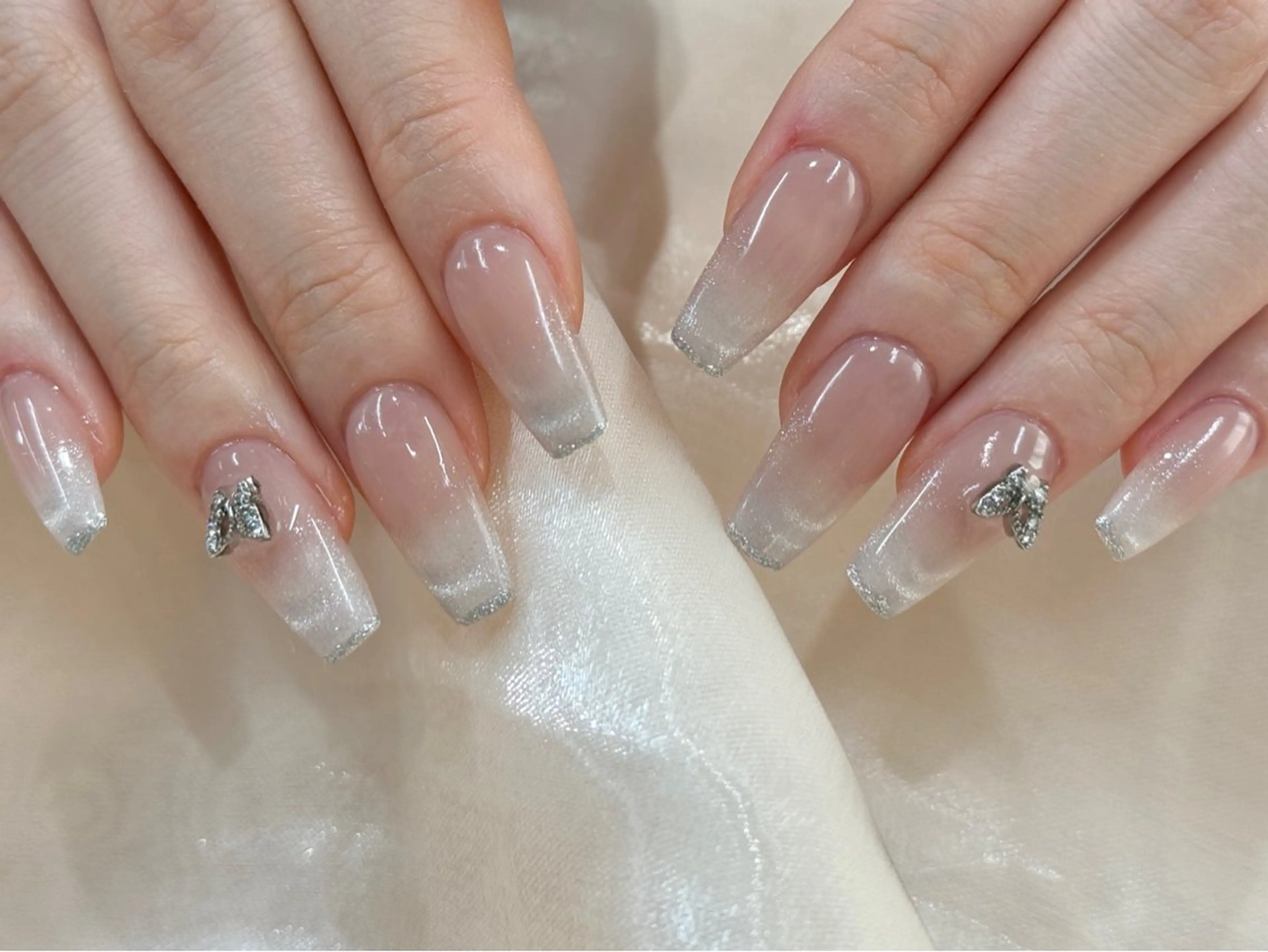 ネイル キラキラネイル LE REVE Emiのネイルデザイン