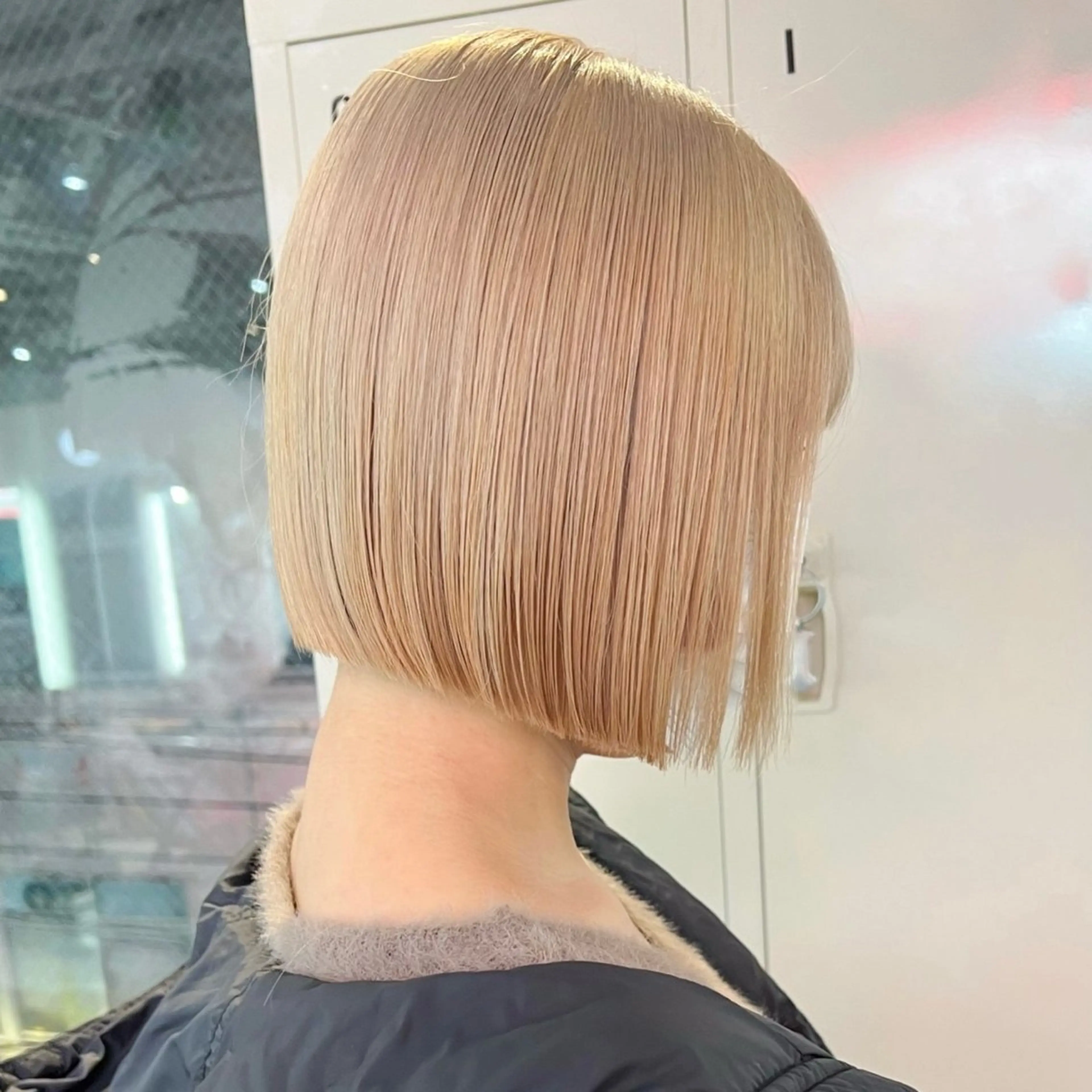 ショート カラー ヘアカラー トリートメント ブリーチカラー×艶 🍨mihoのヘアスタイル