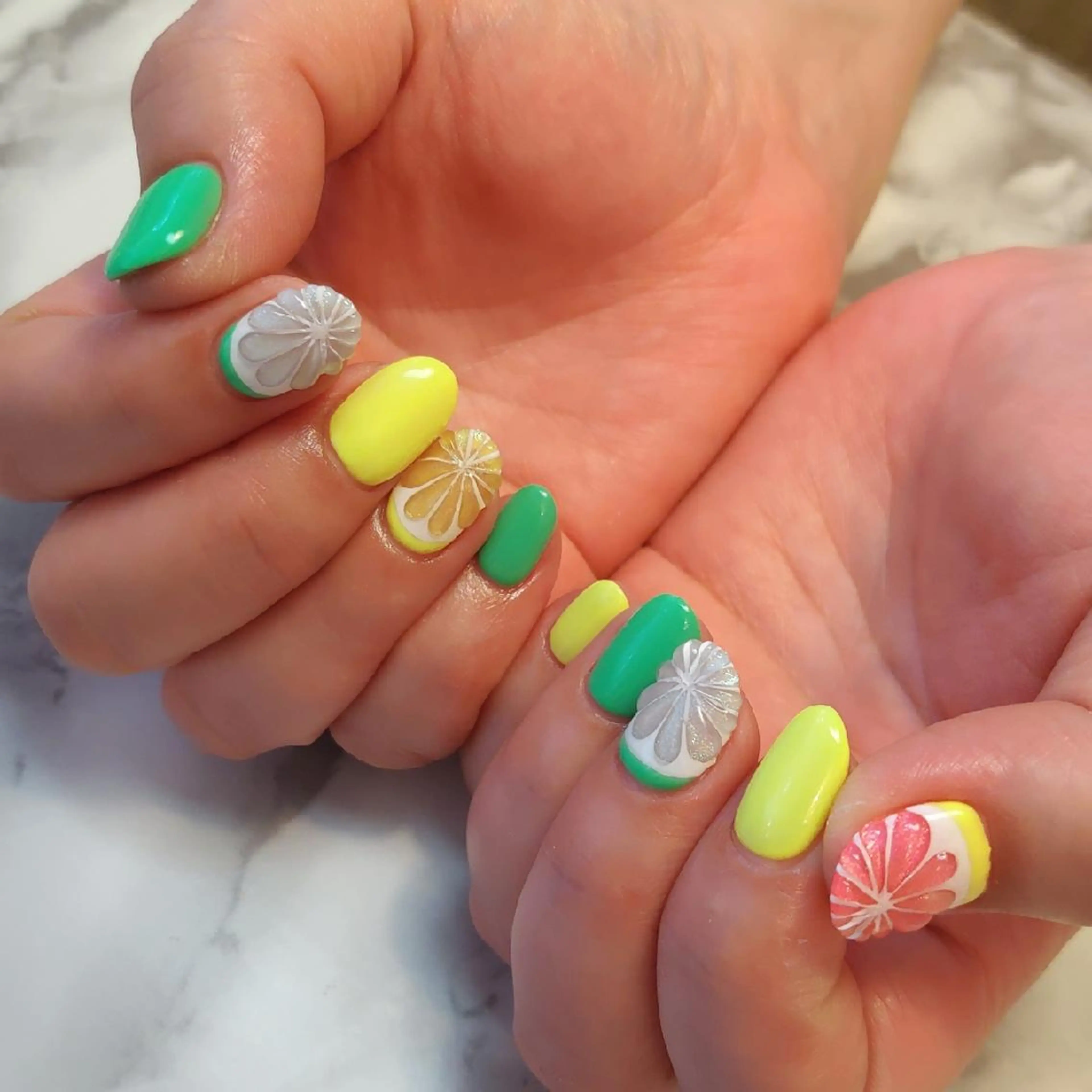 ネイル ジェヌインネイル 河内のネイルデザイン