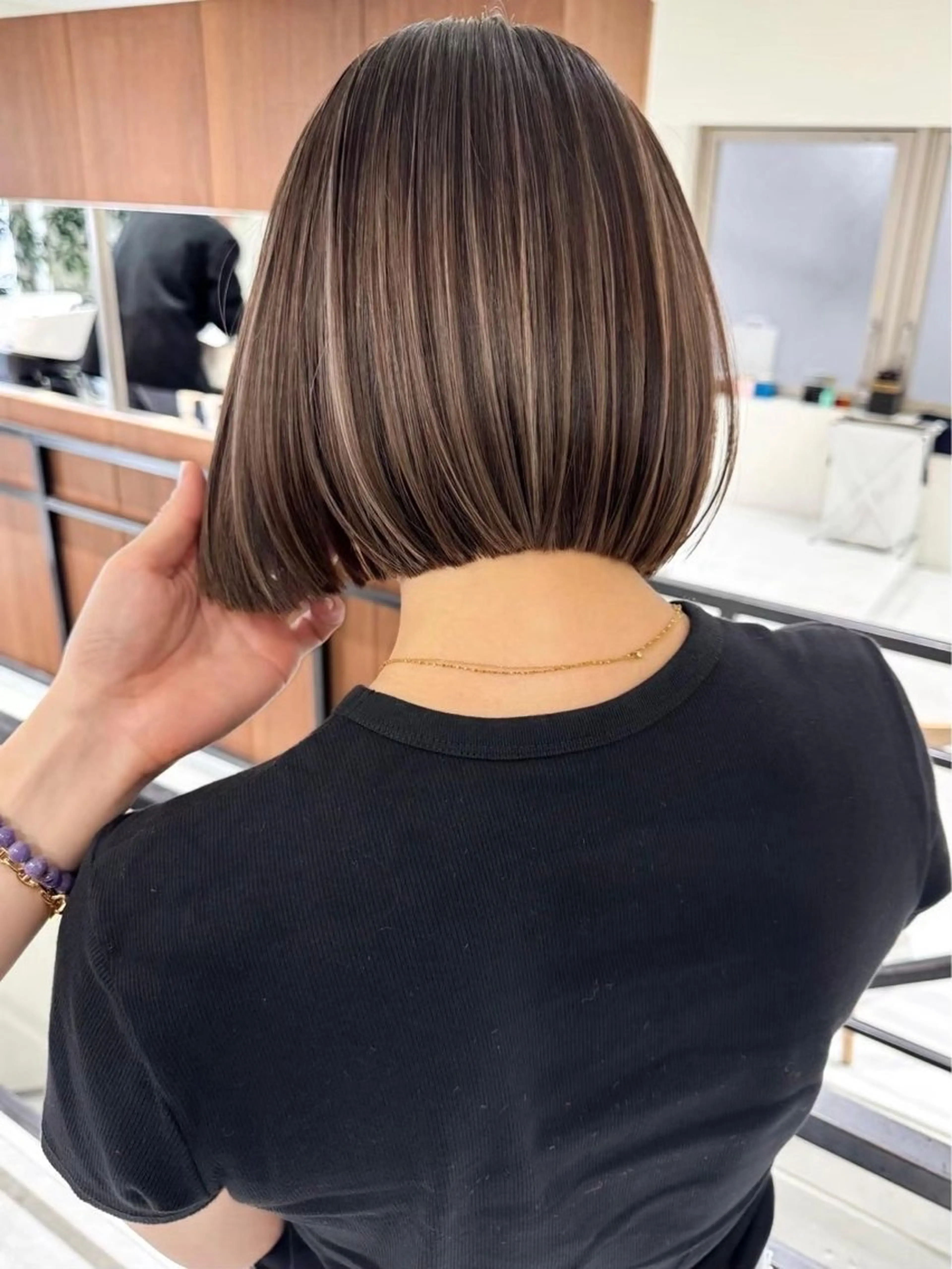 ショート ボブ 顔周りカット 艶髪ハイトーン 💎凜💎のヘアスタイル