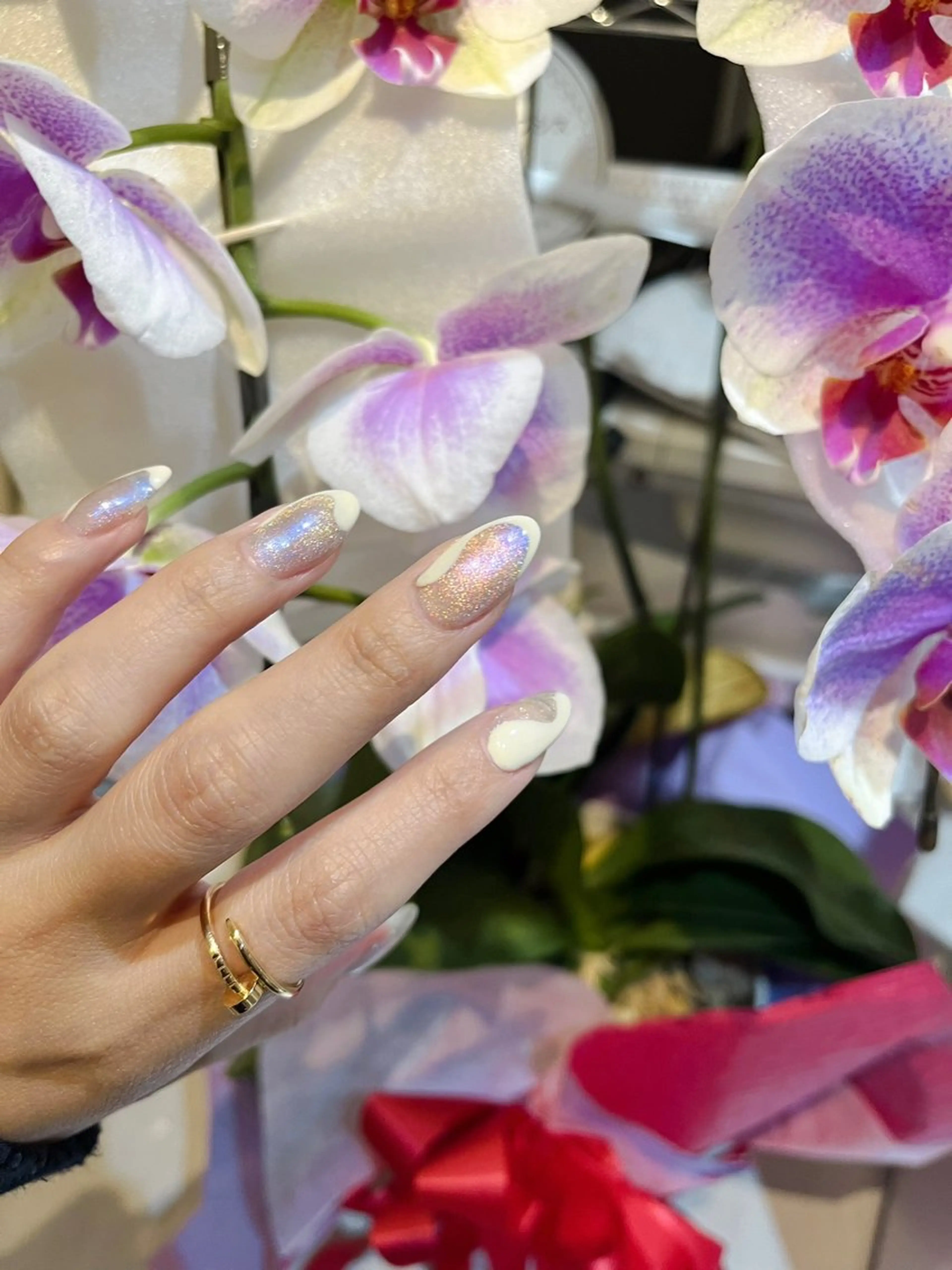 ネイル 鈴木 愛理のネイルデザイン