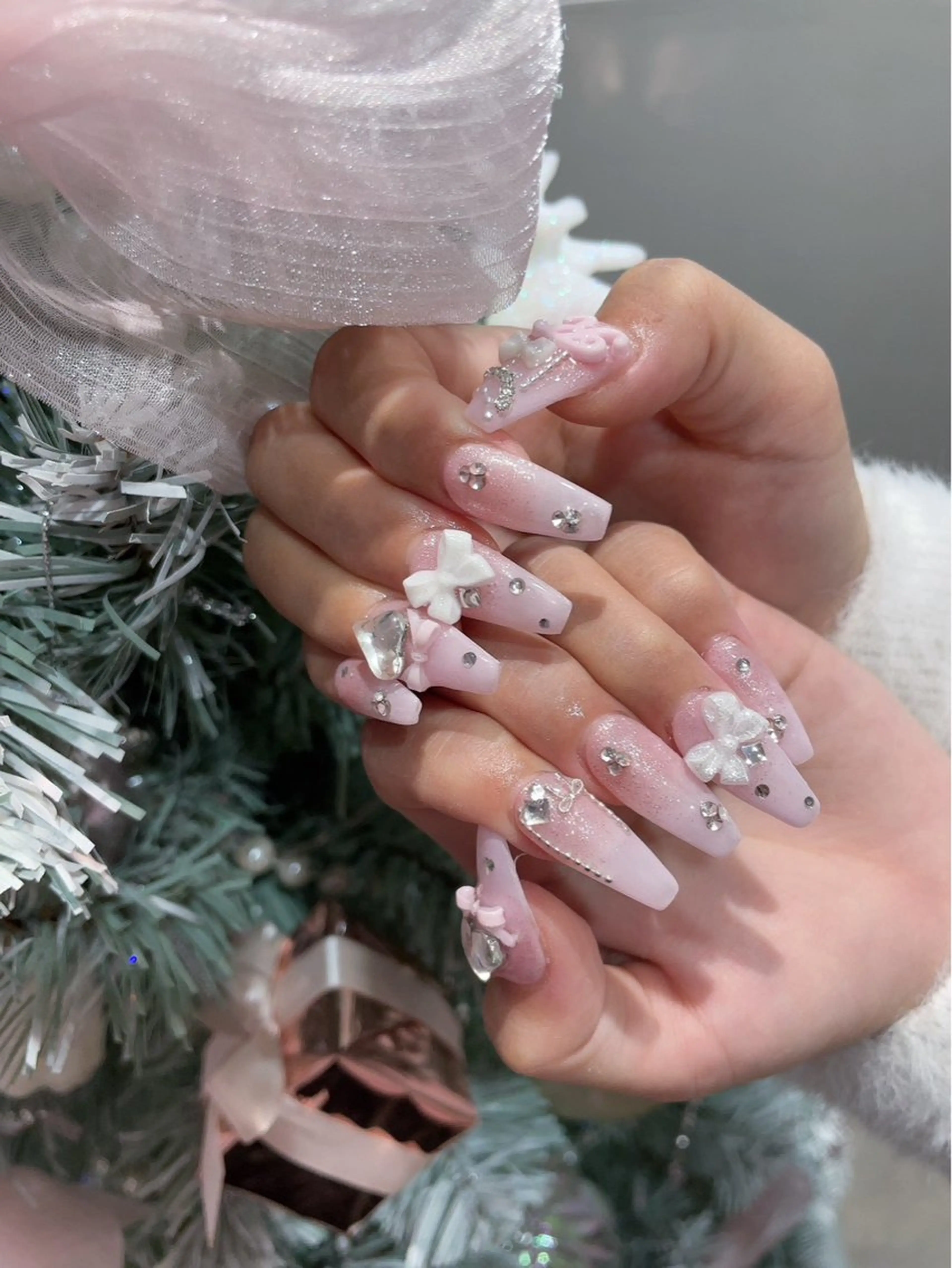 ネイル ハンドネイル 🎀 yveilのネイルデザイン