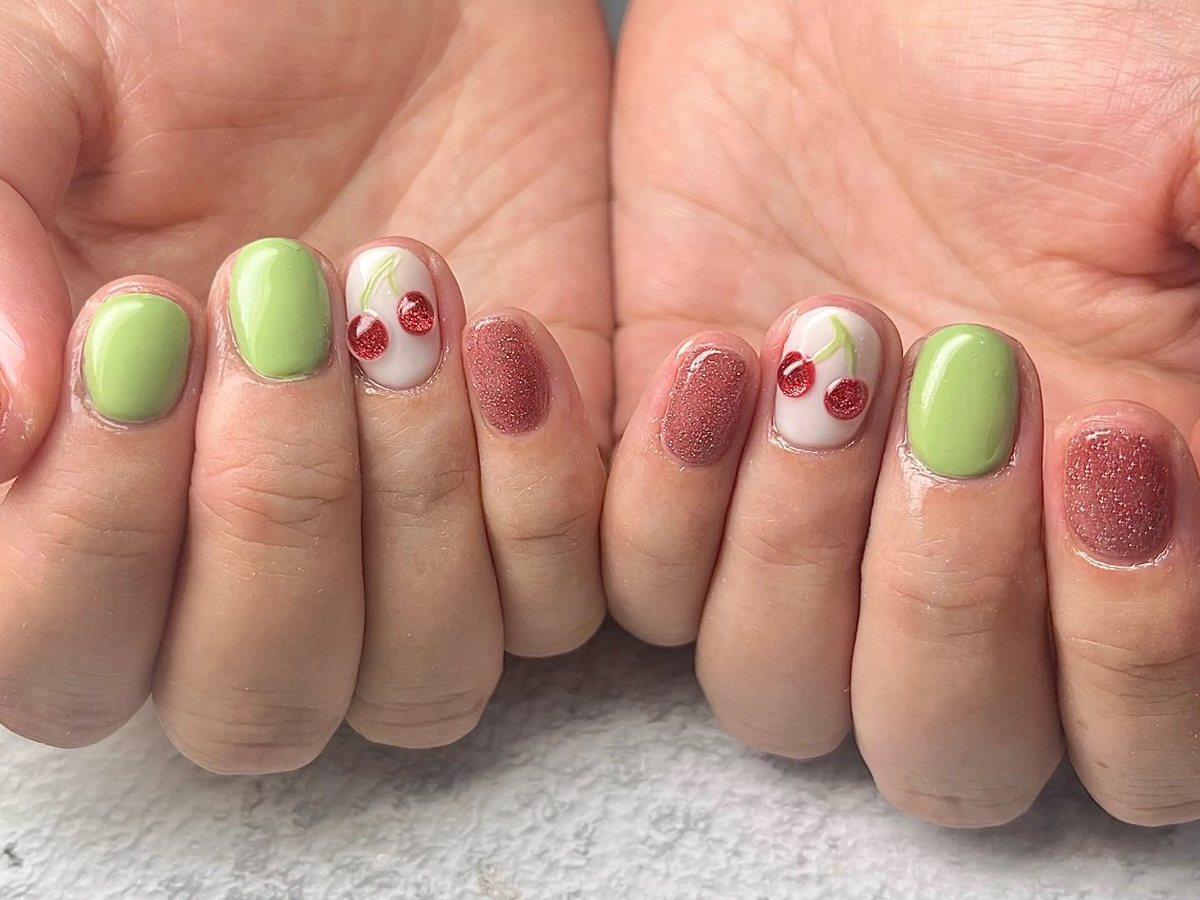 ネイル アートネイル グリーン ワンカラーネイル Queen nail 北堀江 ASUKAのネイルデザイン