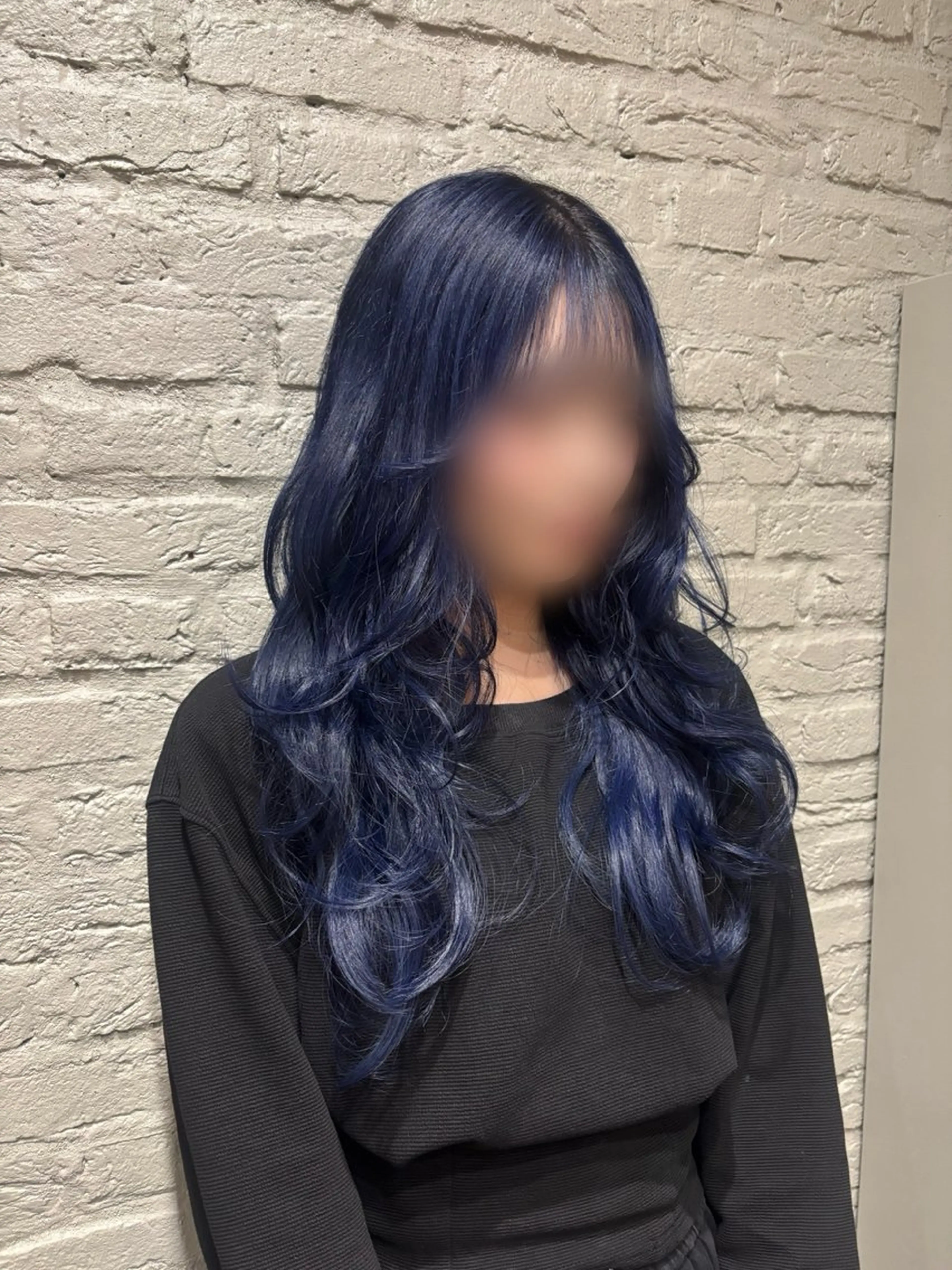 ロング ヘアカラー 小西 莉央のヘアスタイル