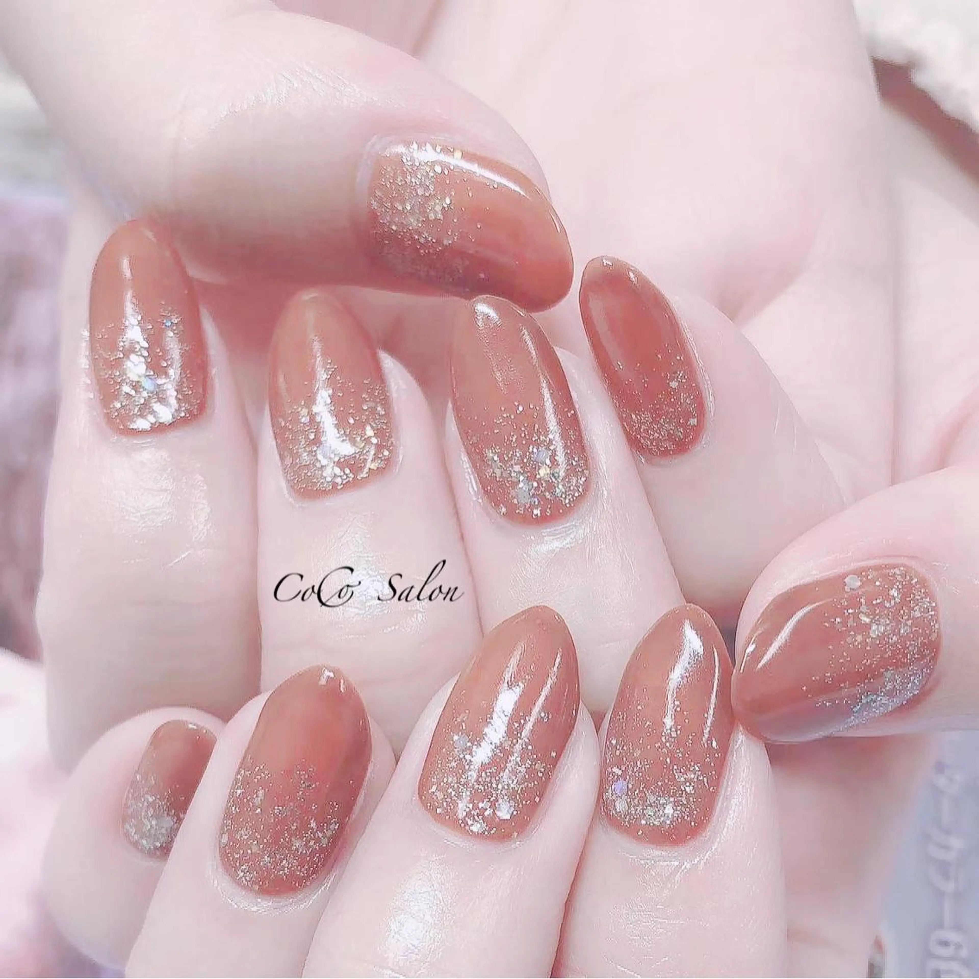 ネイル ブラウン 長さ出し ジェルネイル グラデーション ホログラムネイル CoCoSalon ネイル/まつ毛予約のネイルデザイン