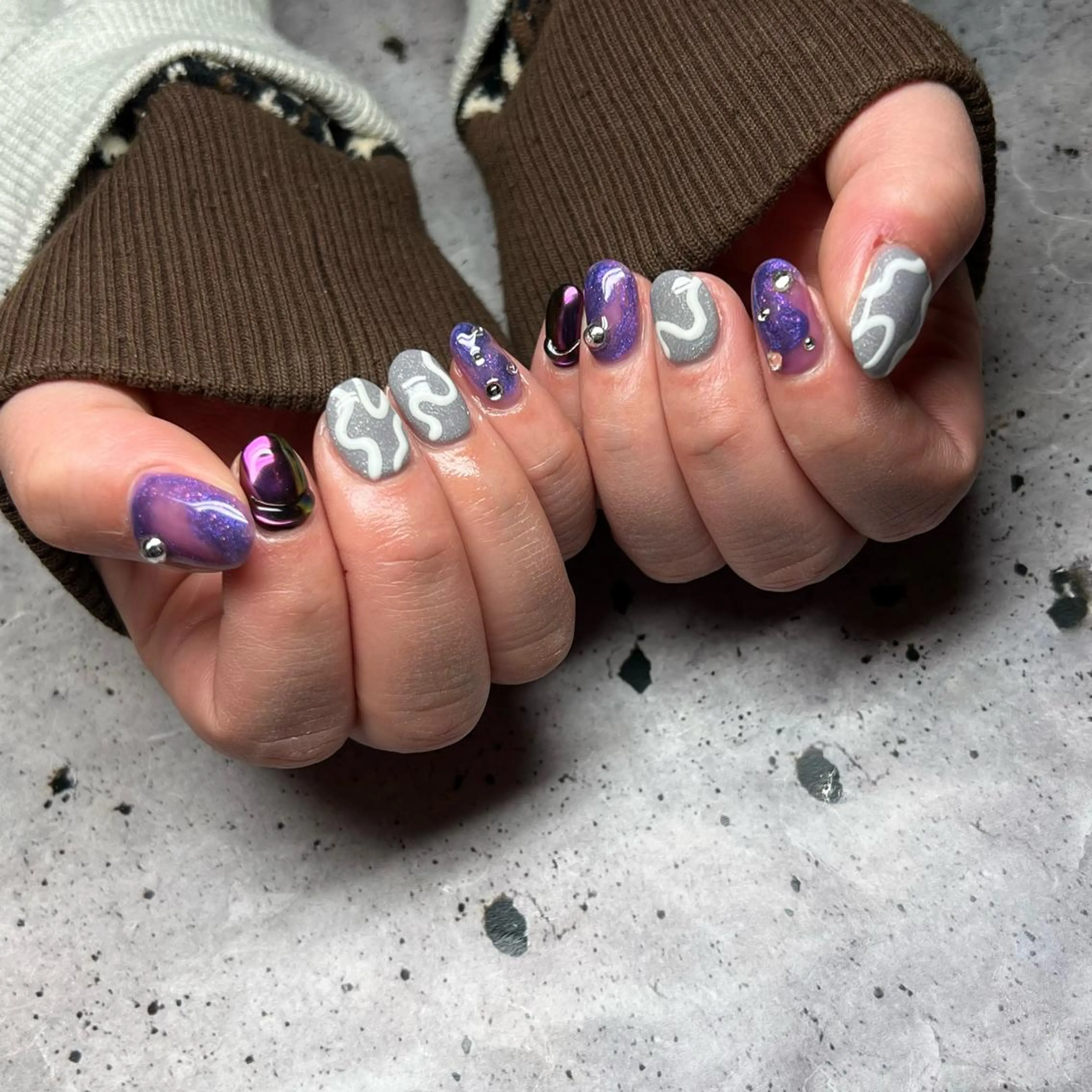 ネイル ハンドネイル 𝐫𝐚𝐢 𝐧𝐚𝐢𝐥の眉毛・アイブロウイメージ