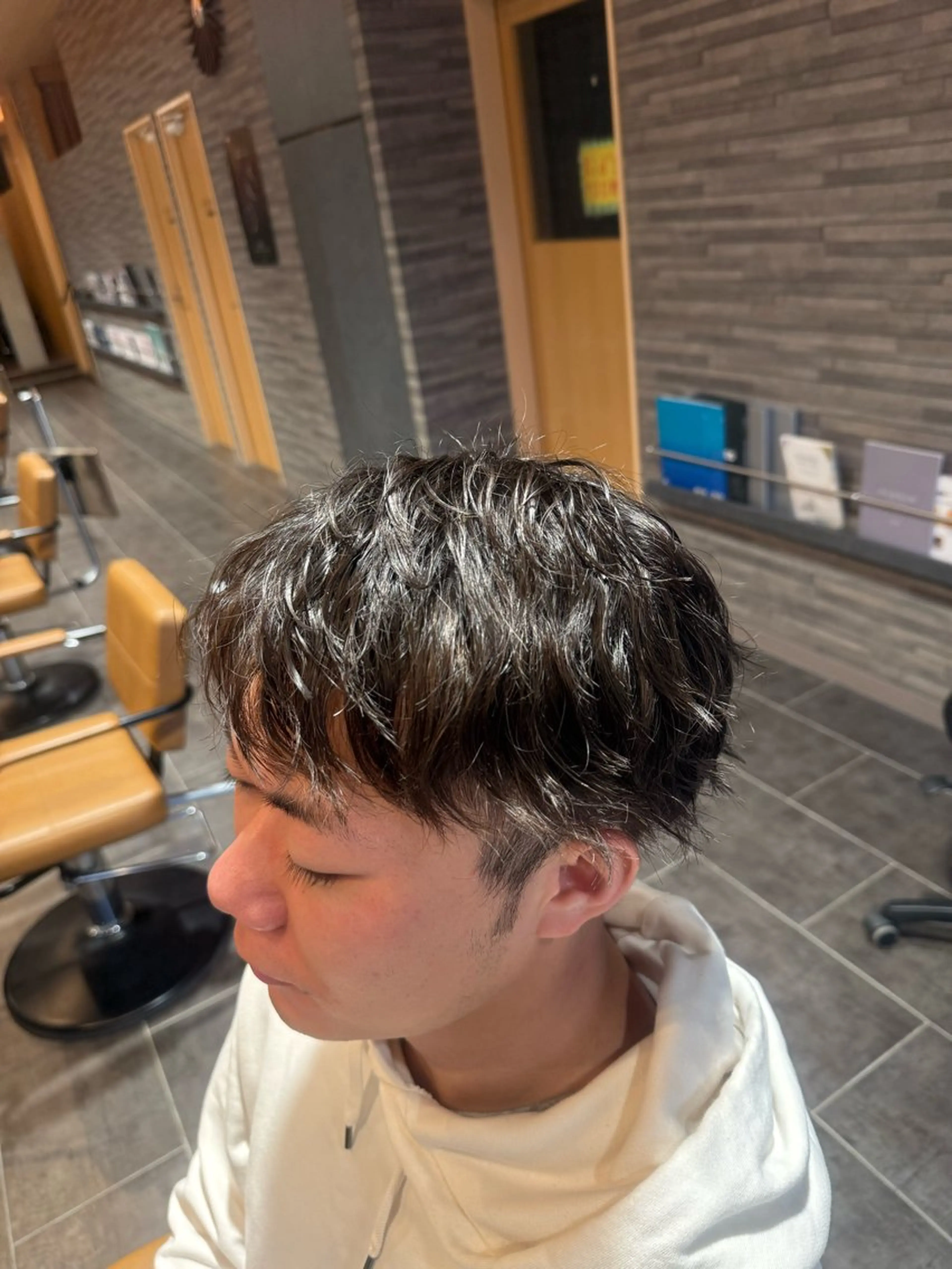 パーマ 谷口 莉々葵のヘアスタイル