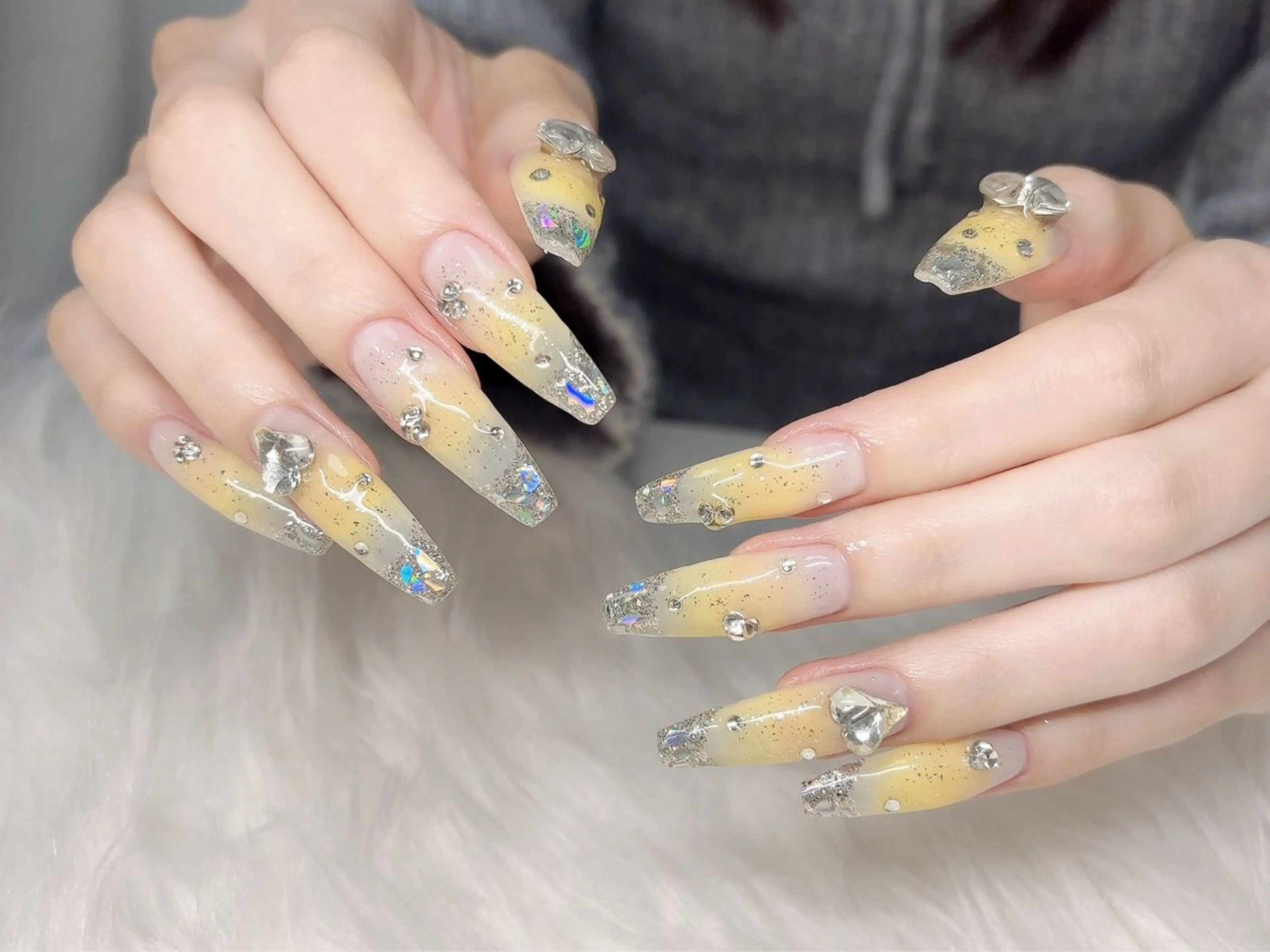 ネイル オーロラネイル 長さ出し フラッシュネイル フレンチネイル ジェルネイル ハンドネイル ETERNA Nail 銀座店【パラジェル/フィルイン/チップ長さだし/マグネット/ニュアンス】所属・ア カリのネイルデザイン