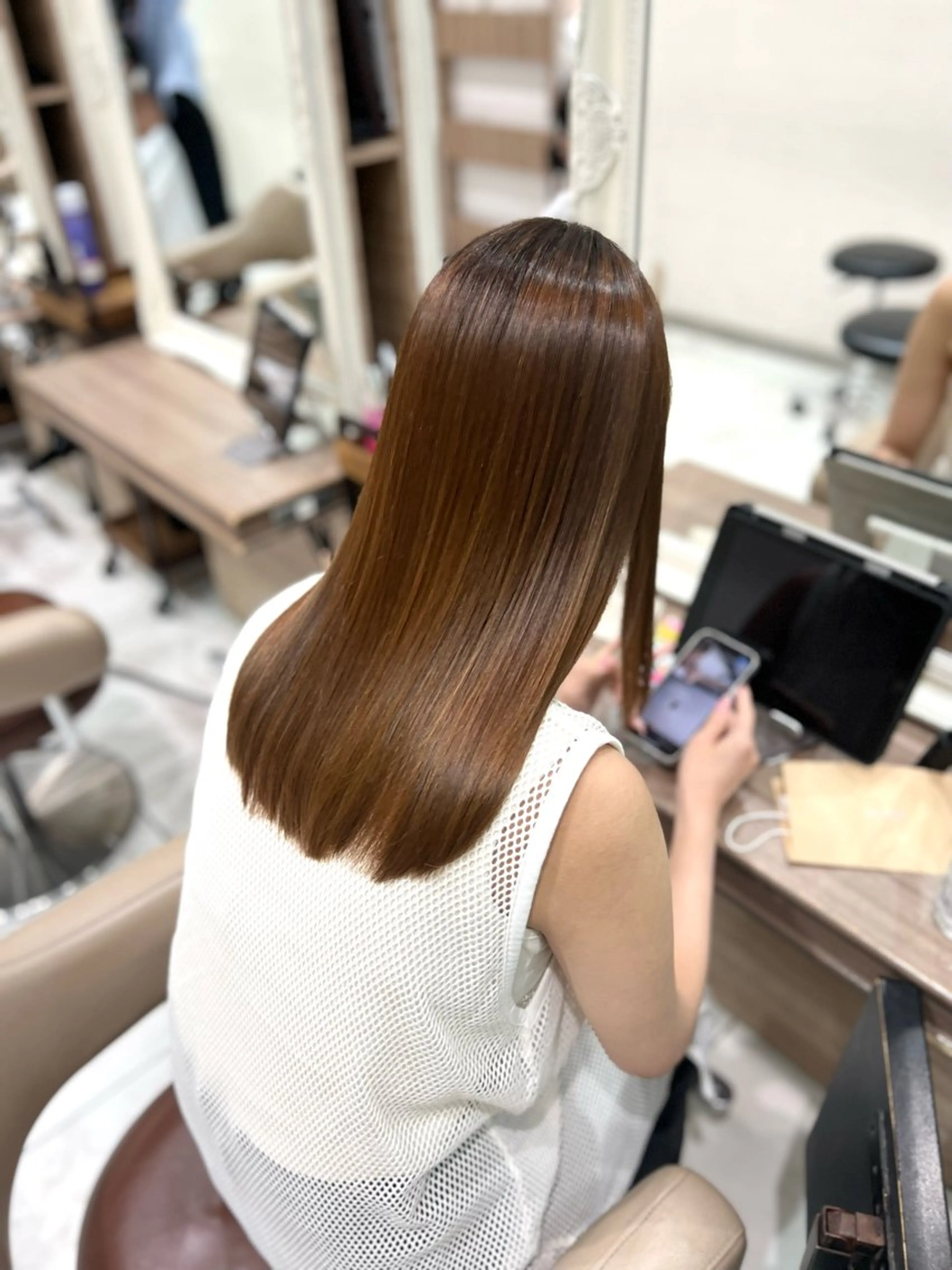 セミロング 縮毛矯正 レイヤー×韓国 🇰🇷鈴木啓太のヘアスタイル