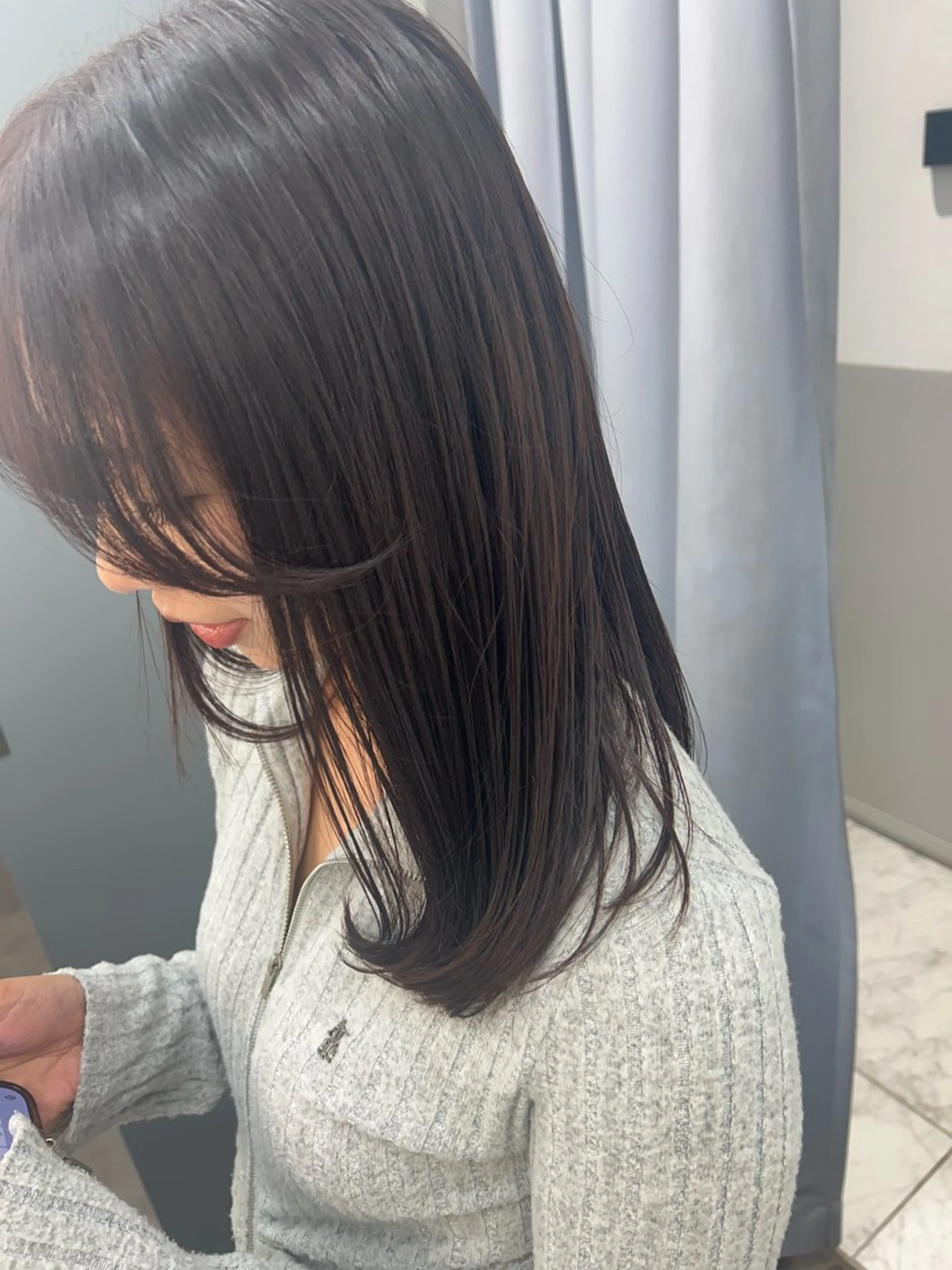 セミロング カット ヘアカラー トリートメント SALOWIN新宿三丁目frente所属・髪質改善/艶カラー MISATOのヘアスタイル