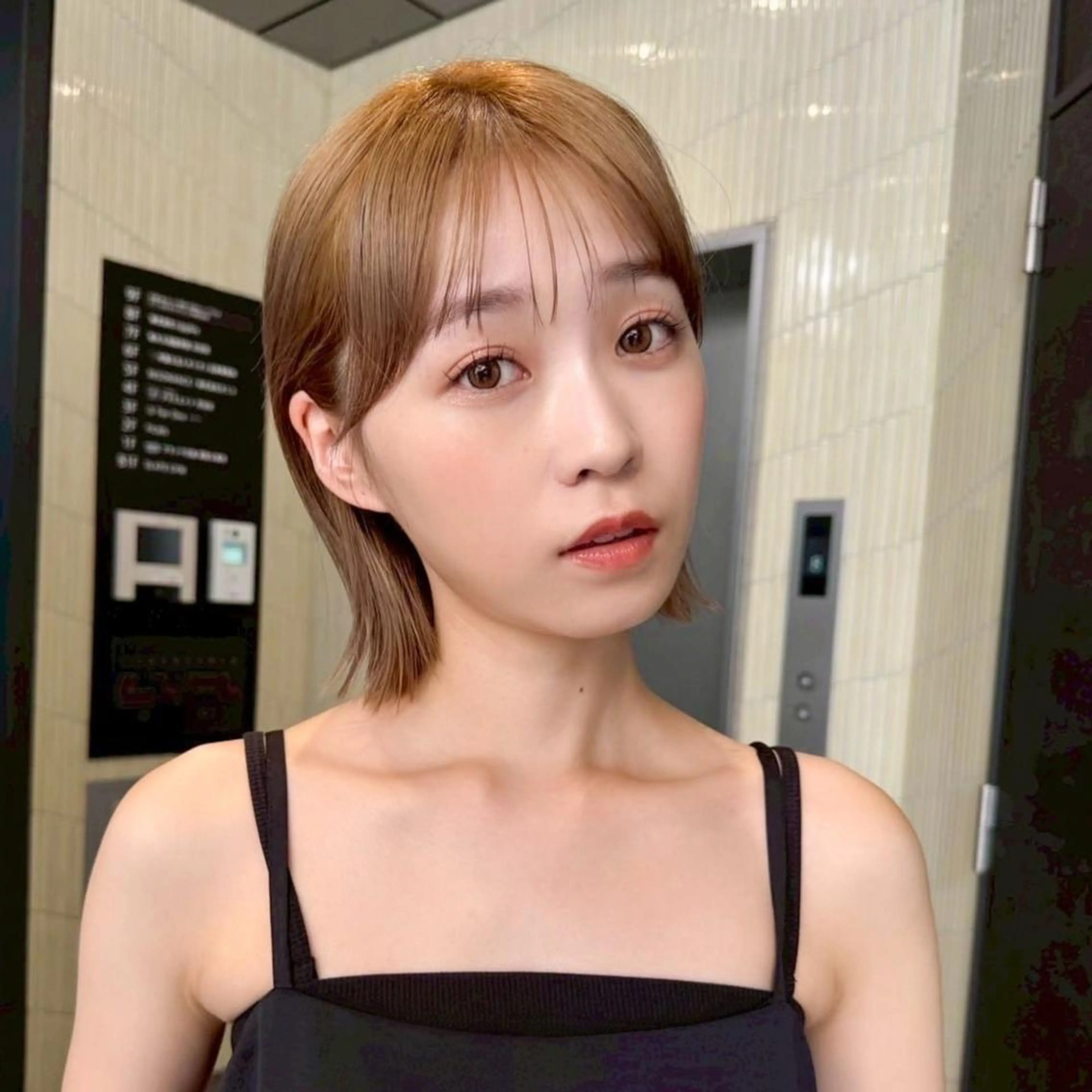 ショート カラー 切りっぱなしボブ ショートボブ ボブレイヤー ボブ レイヤーカット カット ヘアカラー トリートメント ボブレイヤー特化型 お悩み解決サロン☀️のヘアスタイル