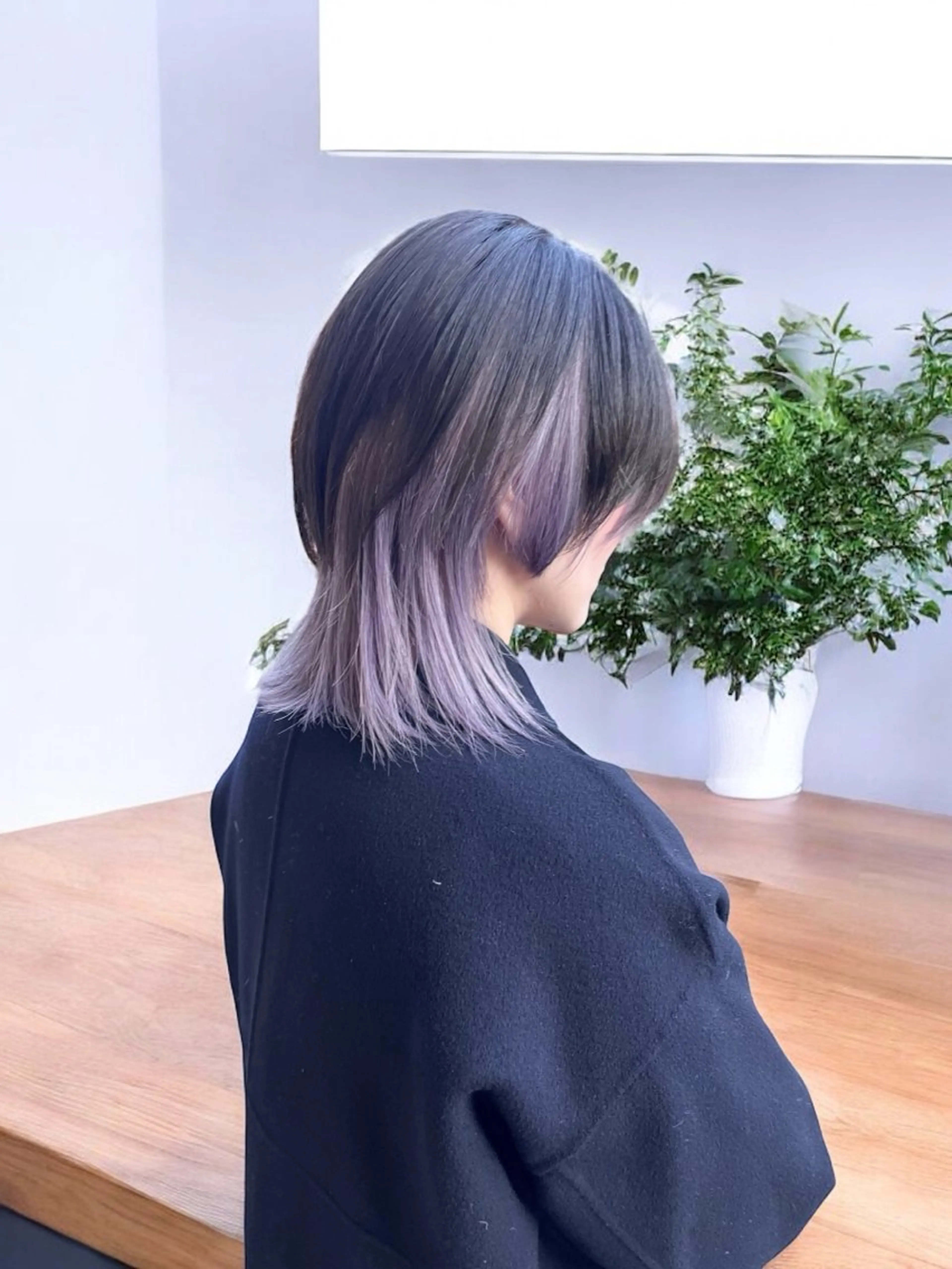 ミディアム カラー シルバー ウルフカット カット ヘアカラー トリートメント レイヤー/ベージュ カラー/ハシモトのヘアスタイル