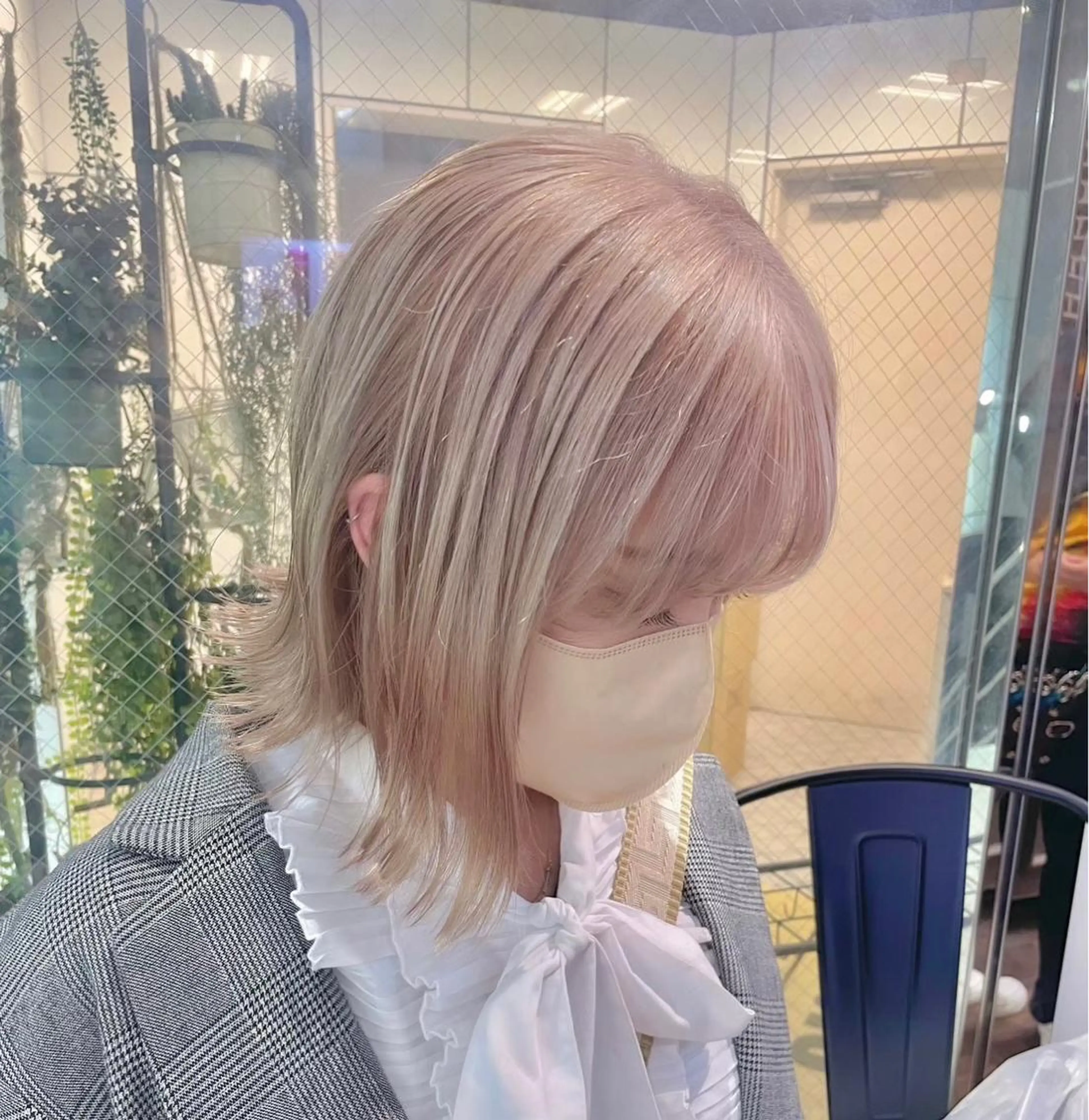 ショート カラー ブリーチ ケアブリーチ ダブルカラー イヤリングカラー ハイトーンカラー ‪るか/‪透明感 カラー/アレンジのヘアスタイル