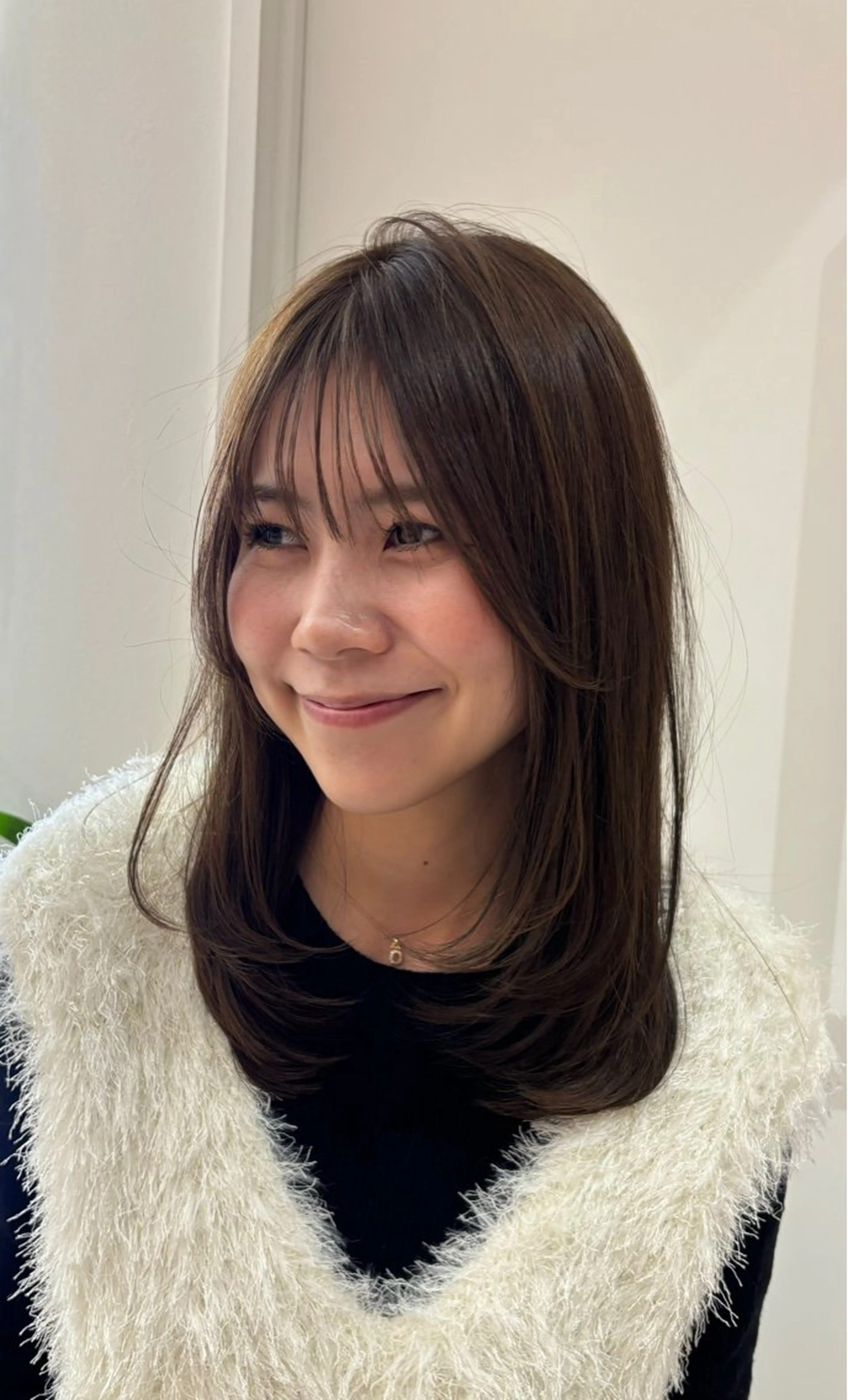 ミディアム カラー レイヤーカット 西宮北口/みなみのヘアスタイル