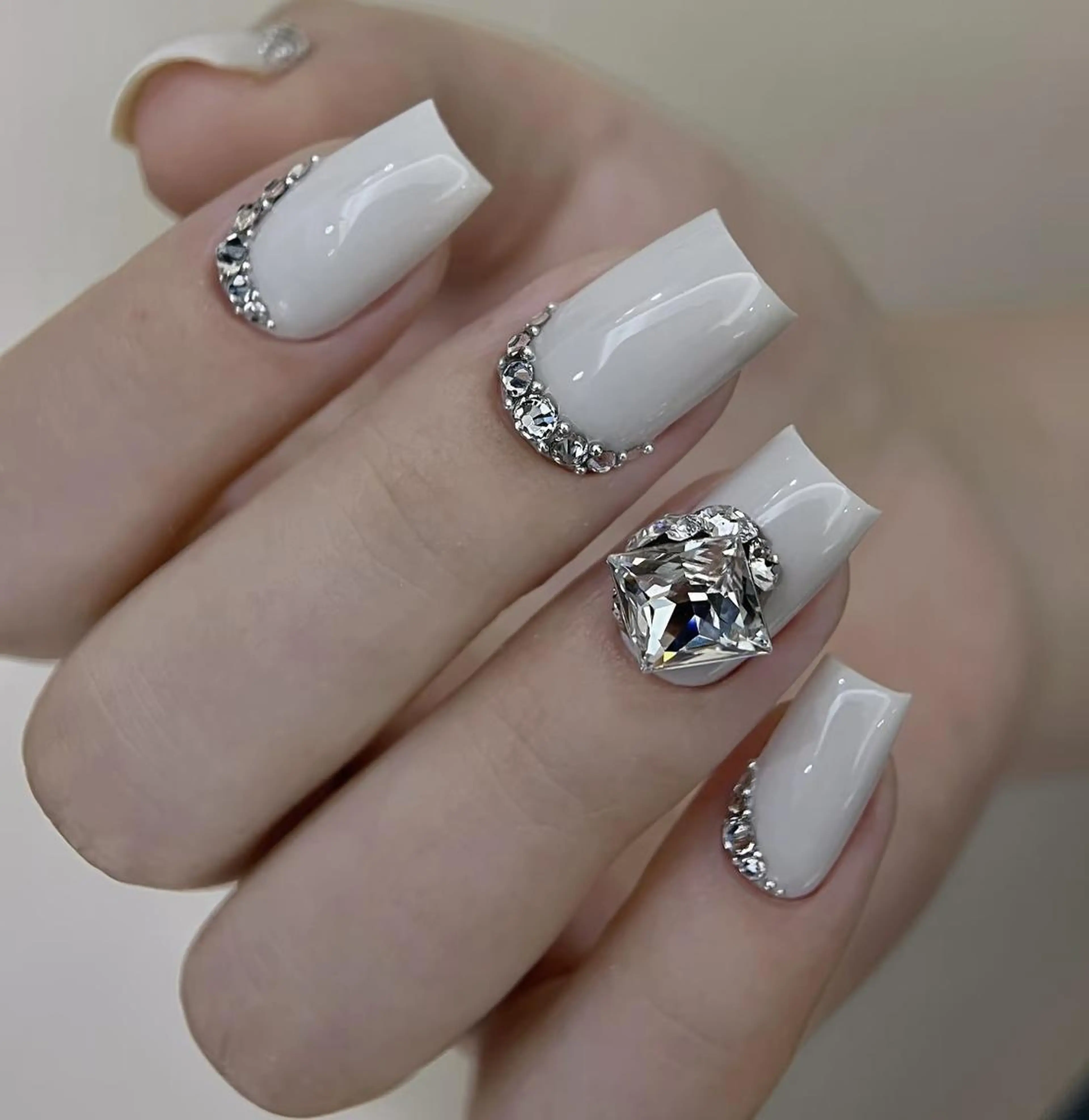 ネイル 💜ワンホンネイル ナインカラット💎のネイルデザイン