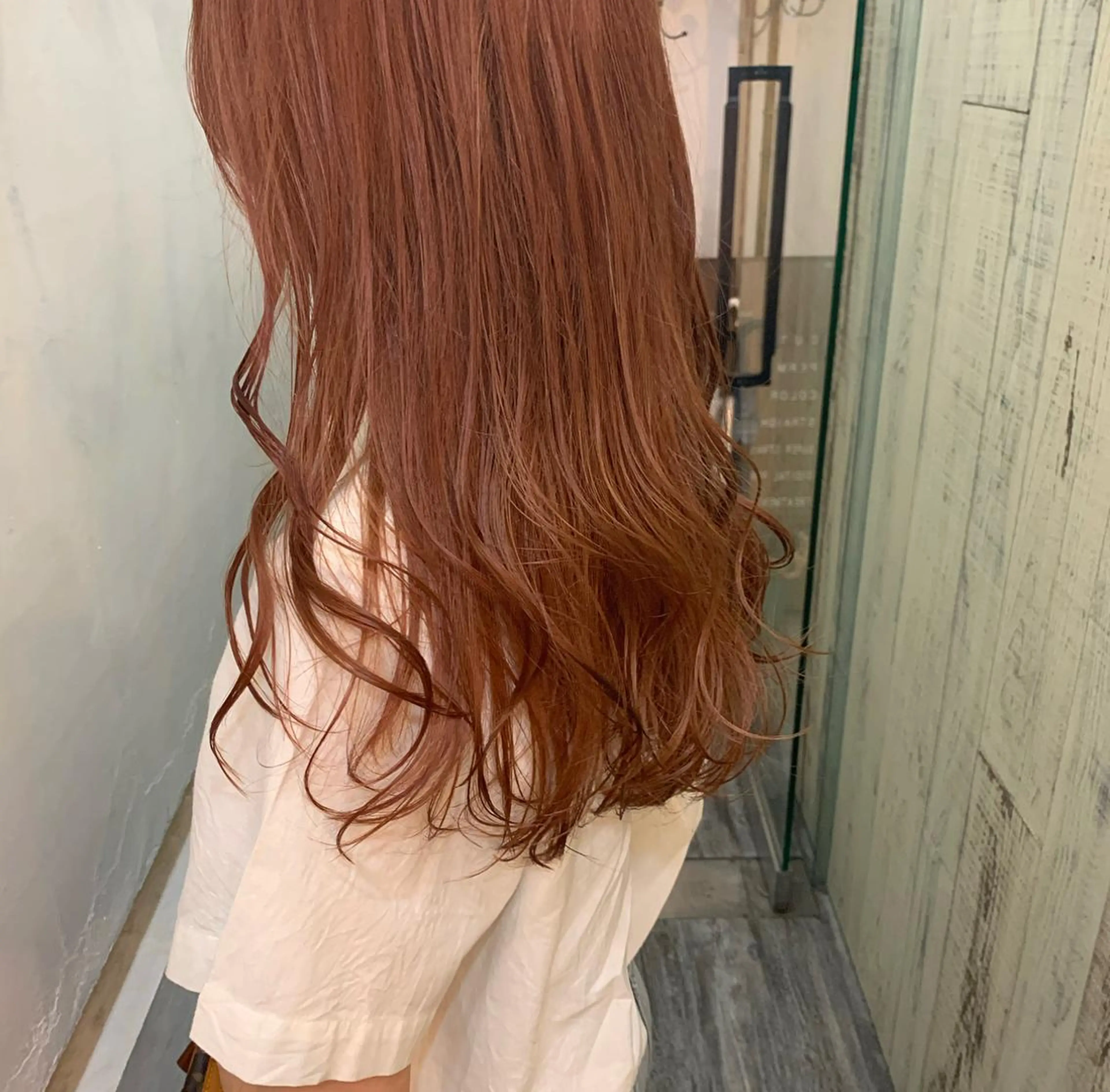 セミロング カラー ツチダ カホのヘアスタイル