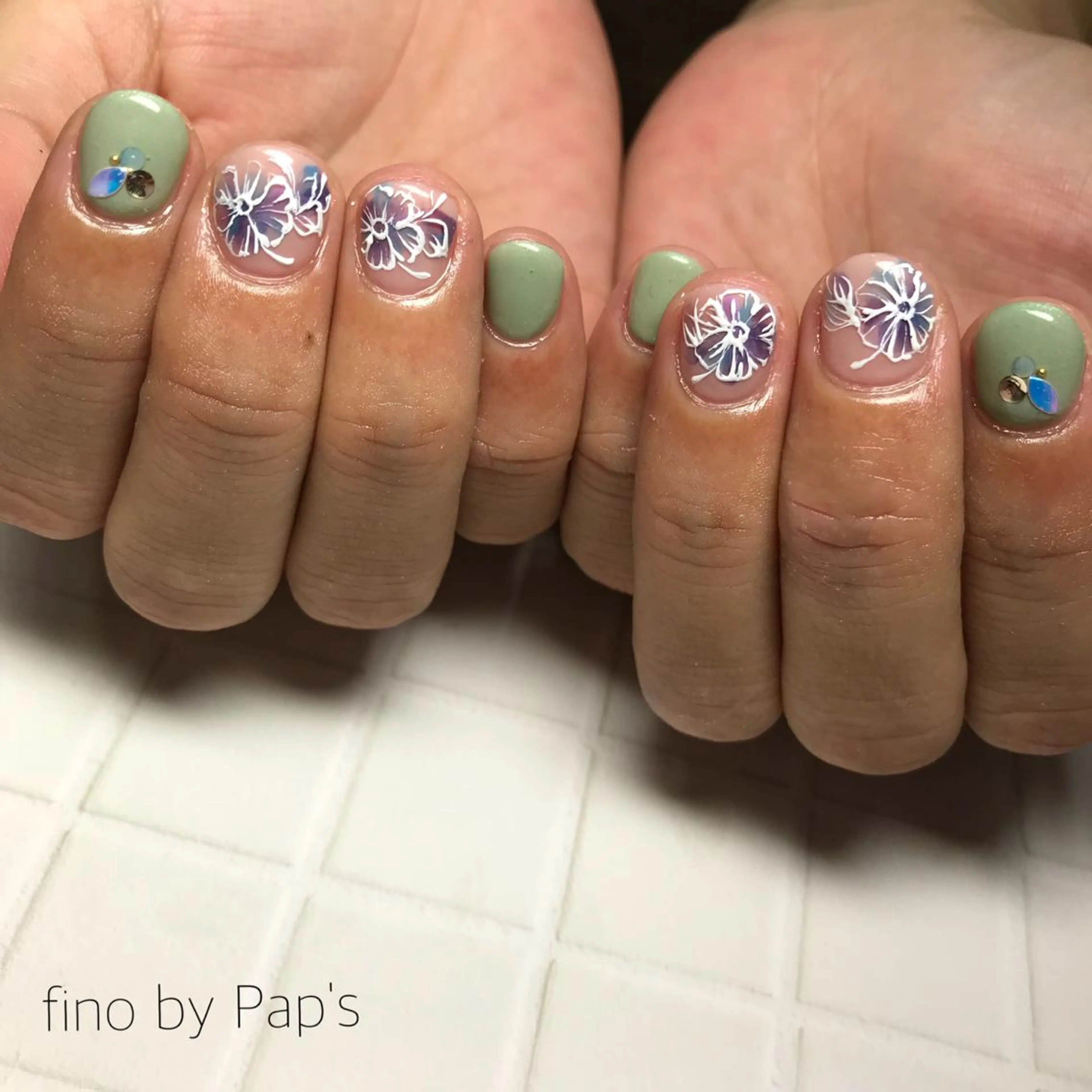 ネイル fino by Pap's所属・西畠 真由美のネイルデザイン
