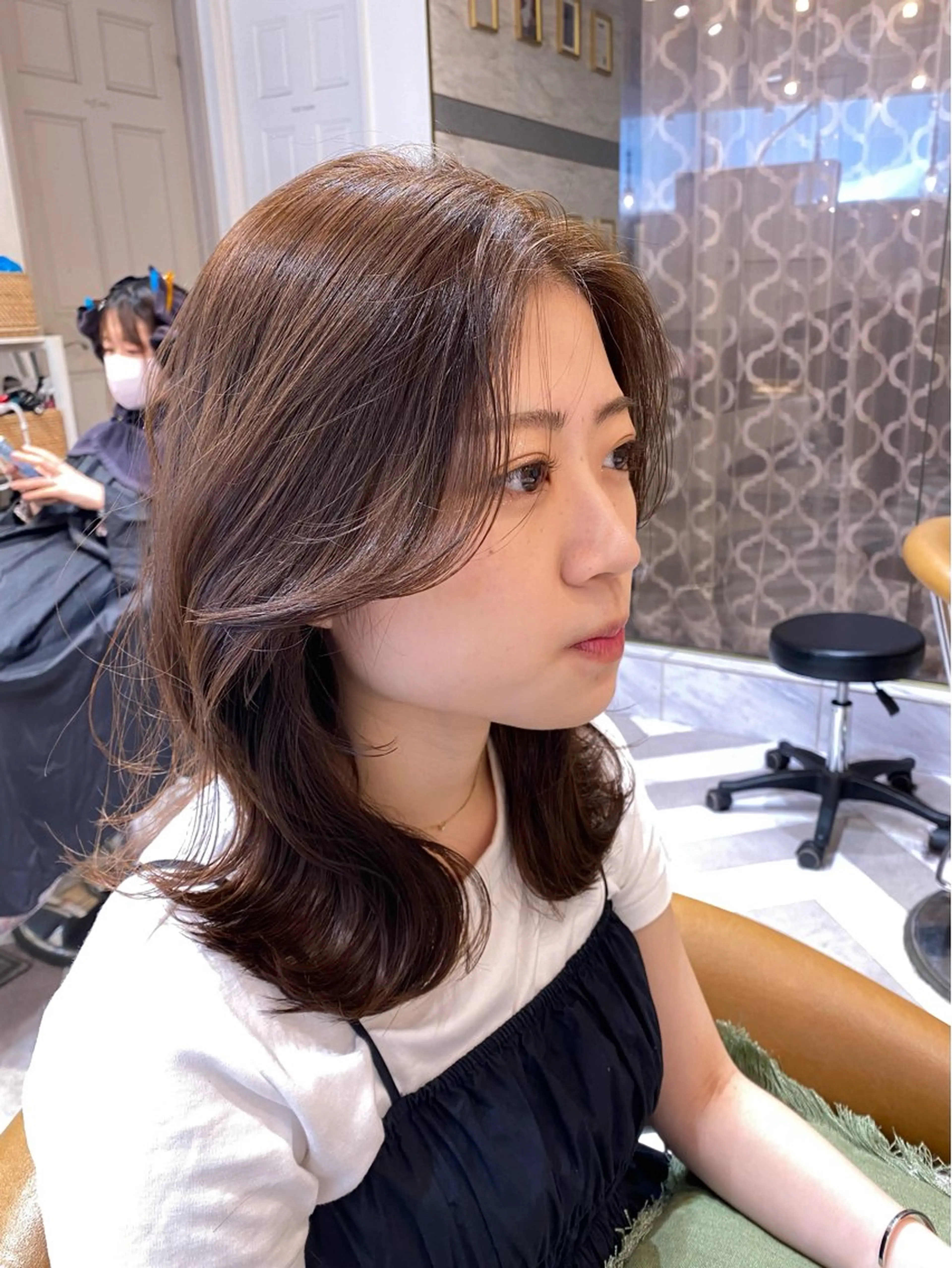 ミディアム カラー カット ヘアカラー トリートメント レイヤーカット /透明感カラー西田のヘアスタイル