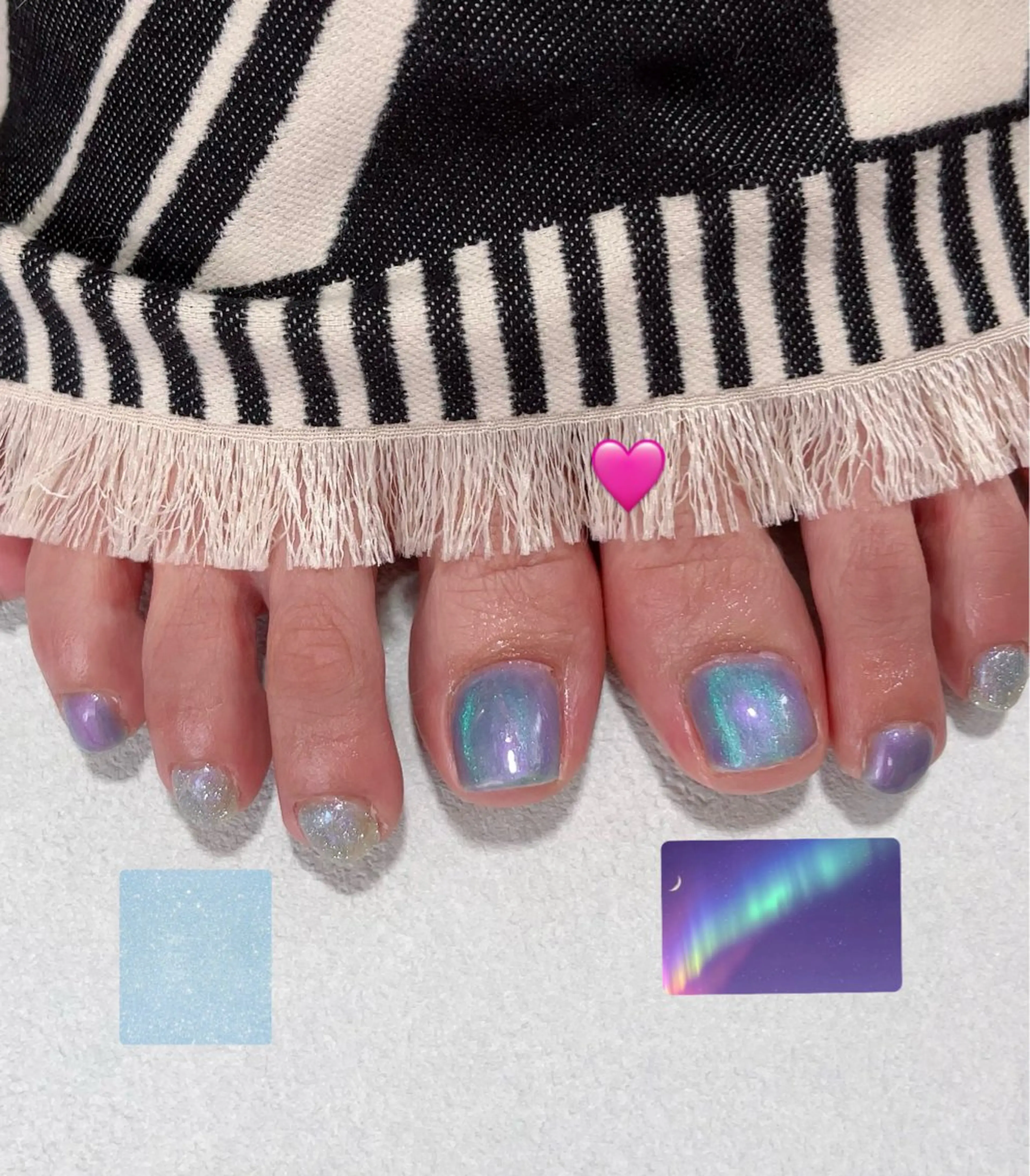 ネイル オーロラネイル 氷ネイル・うるうるネイル キラキラネイル ラメ(グリッター) フットネイル tsumeya かわいく長持ちネイルのネイルデザイン