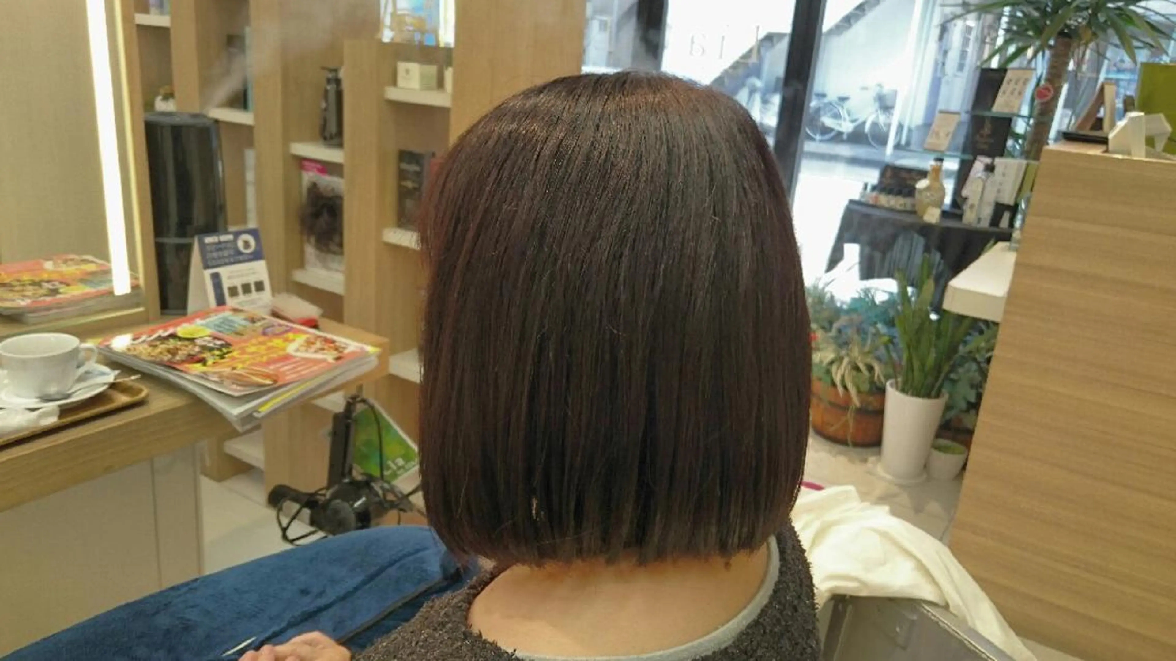 ショート カラー イルミナカラー 透明感ハイライト◎ 伊藤夏海のヘアスタイル