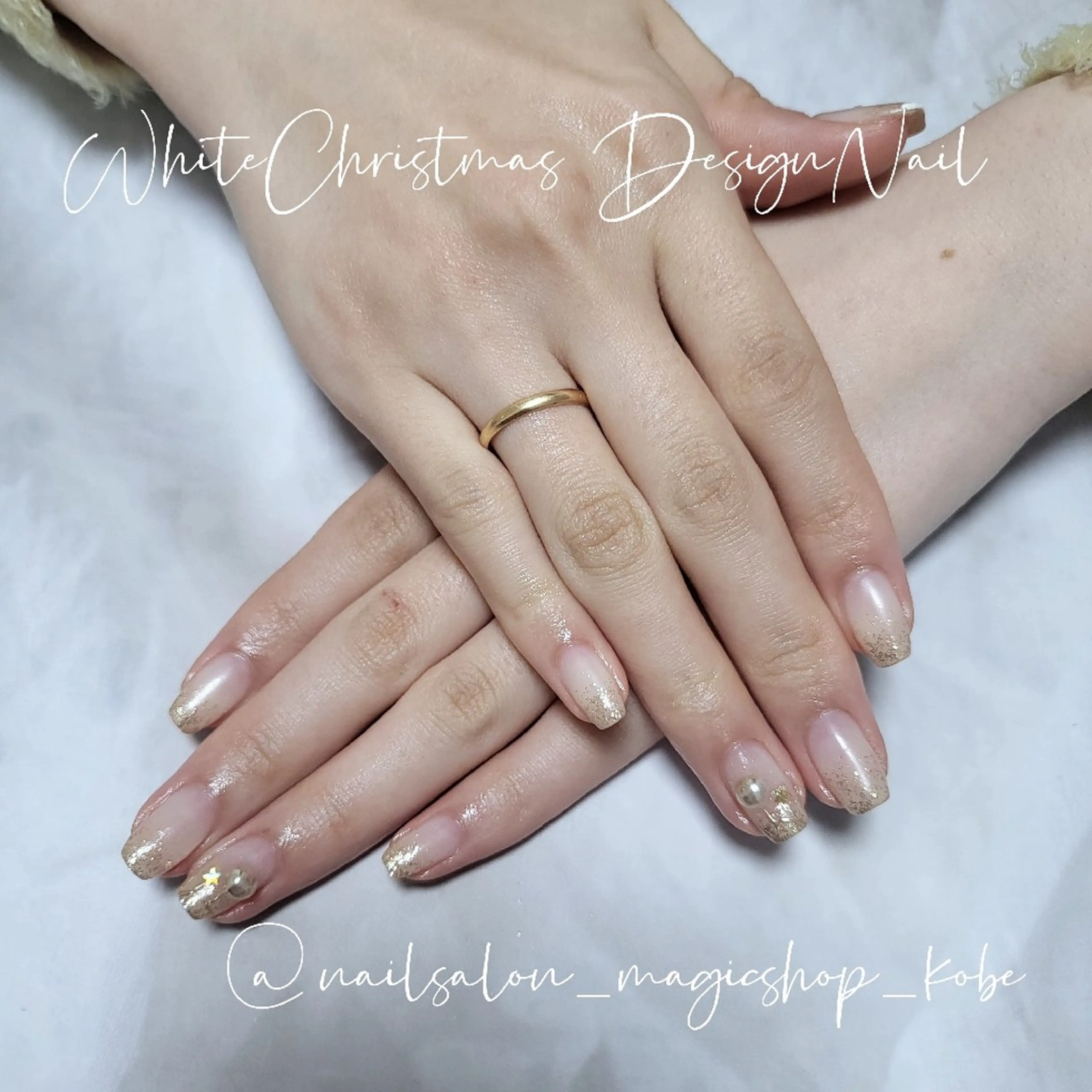 ネイル ジェルネイル ゴールド グラデーション ラメ(グリッター) シンプルネイル ハンドネイル Nailsalon MagicShopのネイルデザイン