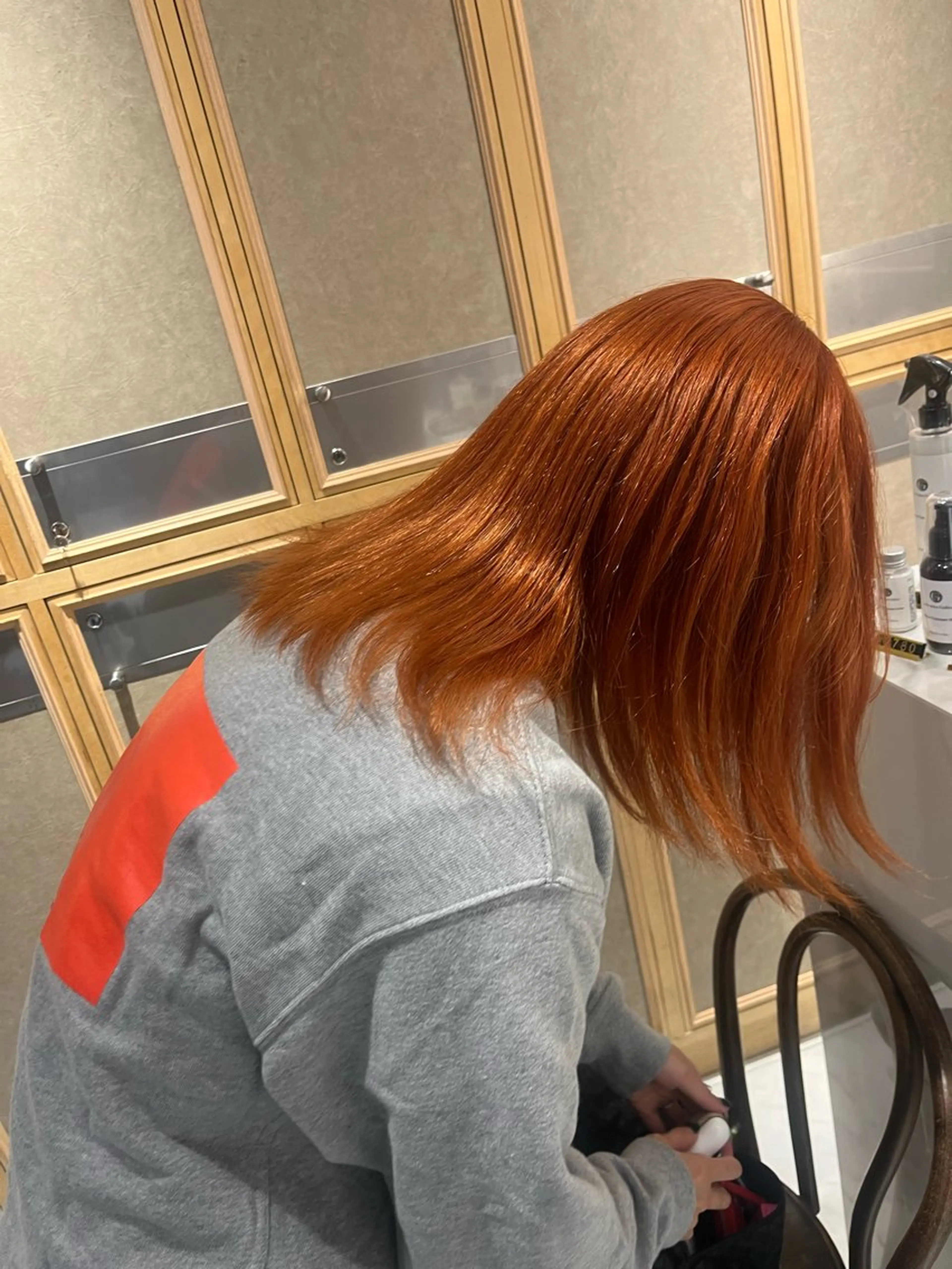 セミロング カラー ブリーチ オレンジ ヘアカラー トリートメント ナミ🩶暗髪/暖色 ❤️/透明感/縮毛のヘアスタイル