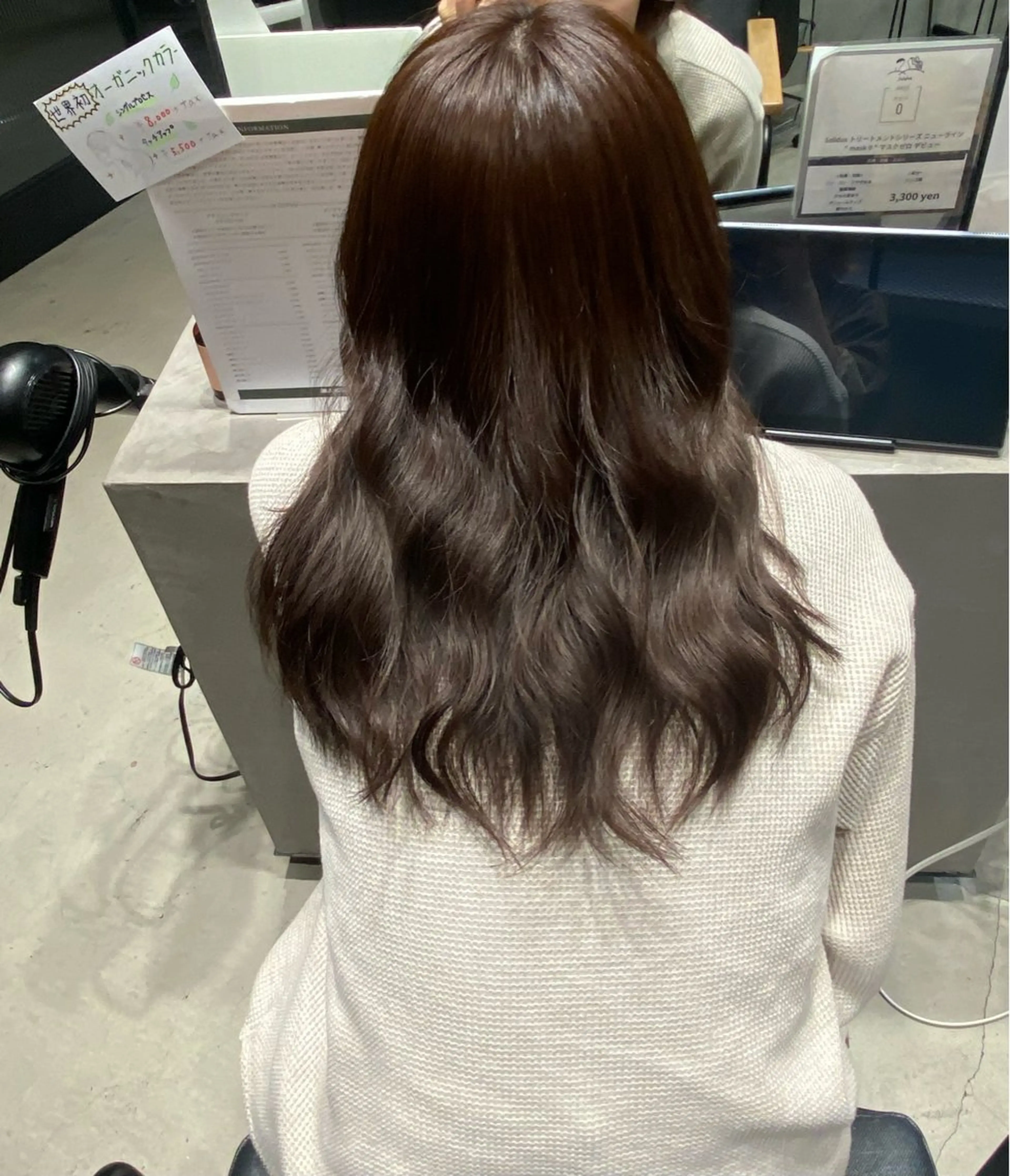 ロング カラー 透明感カラー イルミナカラー MINENO🌼 パーマ⚡️ブリーチのヘアスタイル