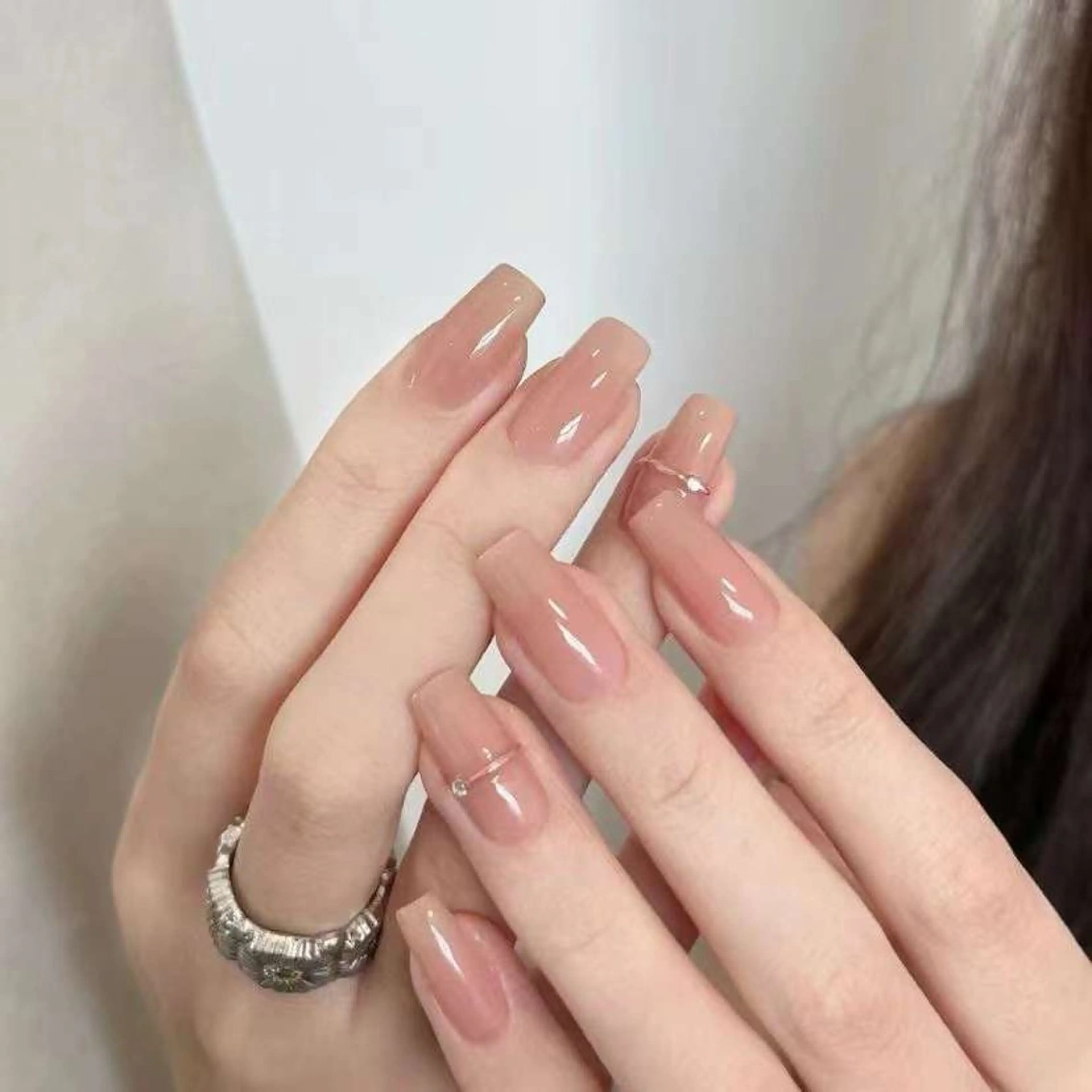 ネイル pink ladyサロン所属・べ にのネイルデザイン