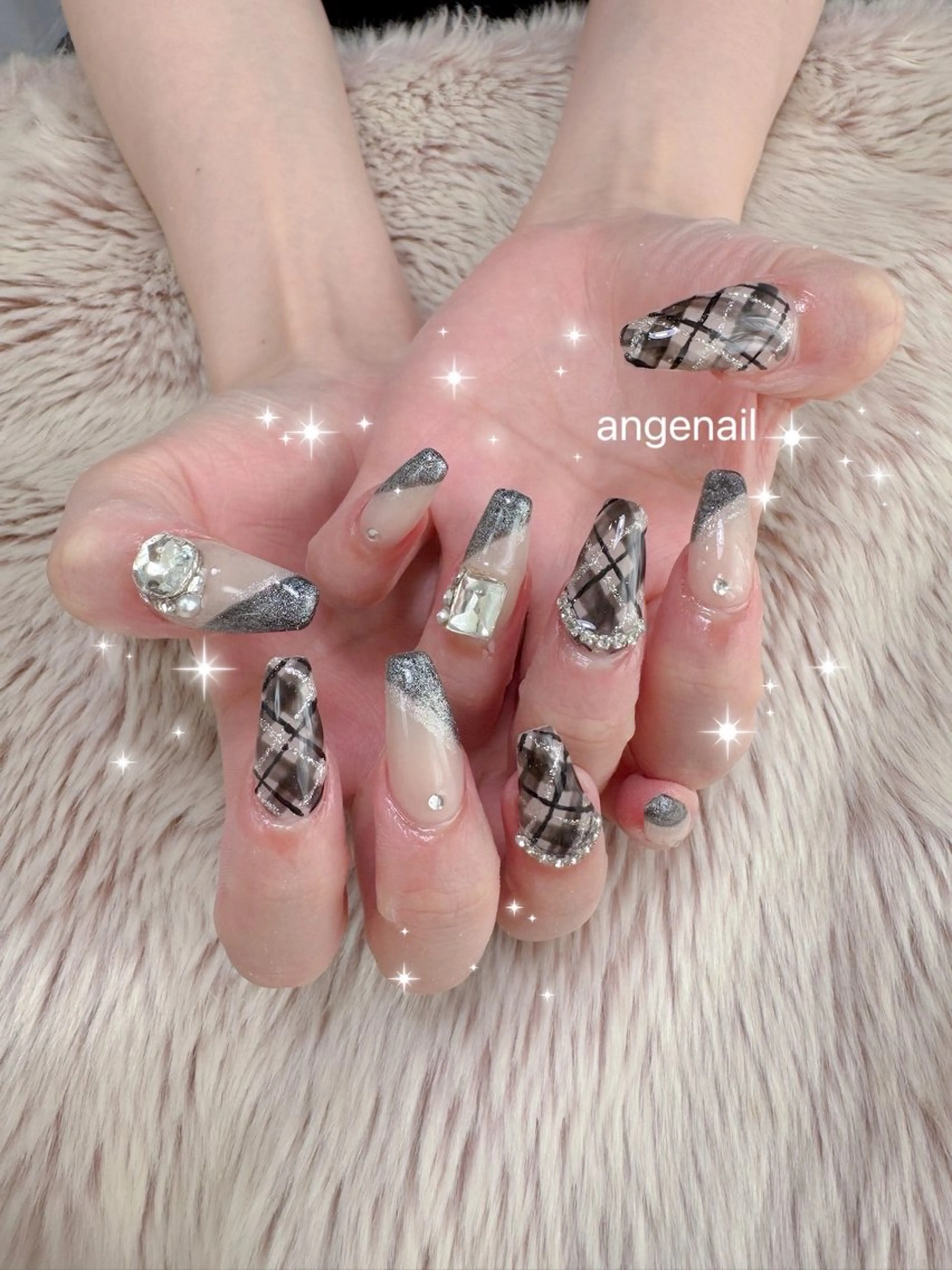 ネイル ハンドネイル オーナーネイリスト MAKIのネイルデザイン