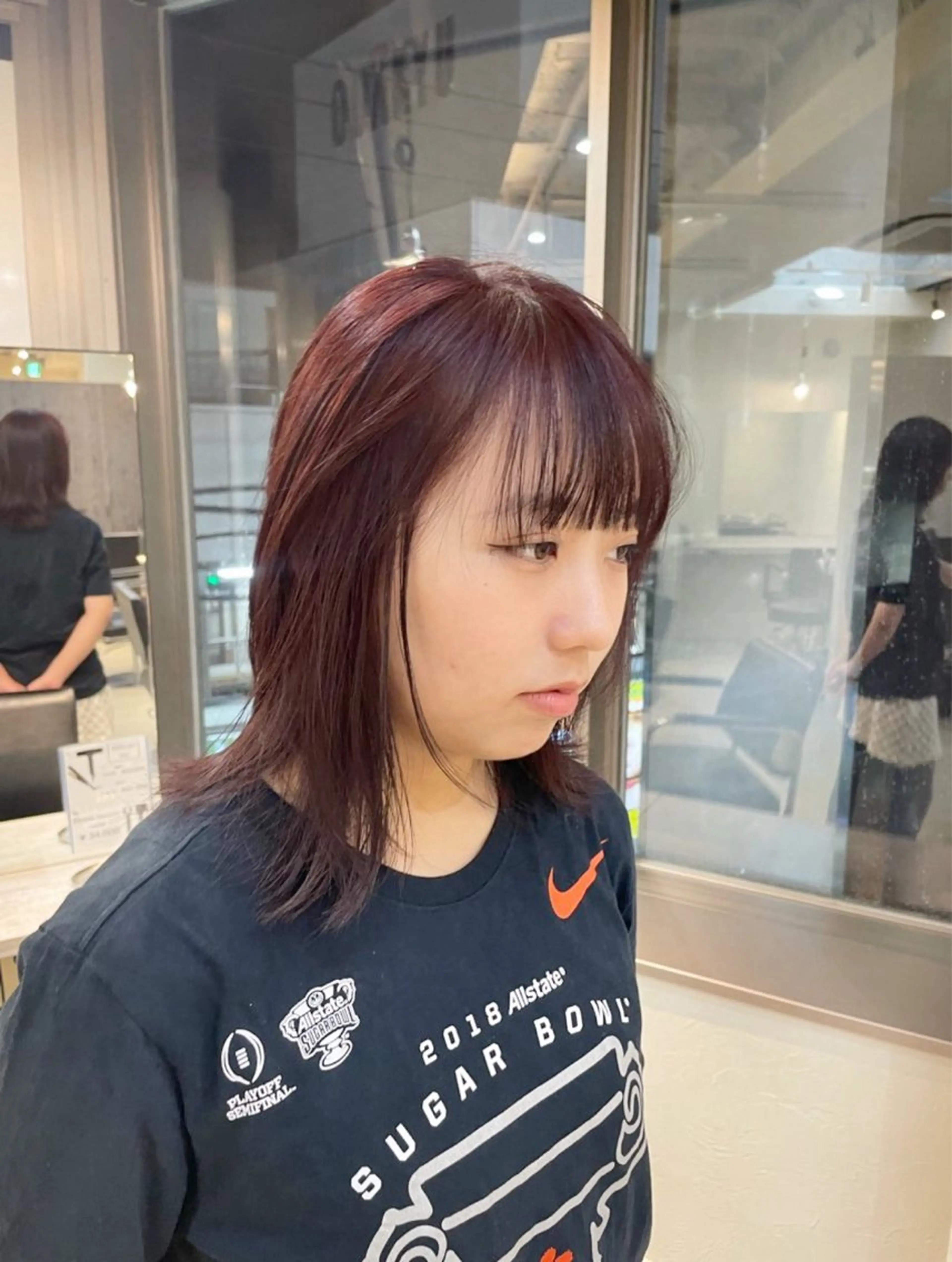 ミディアム カラー ブリーチ ボルドーカラー ダブルカラー ブリーチなしカラー ヘアカラー tiel【ティエル】所属・tiel 小山莉々のヘアスタイル