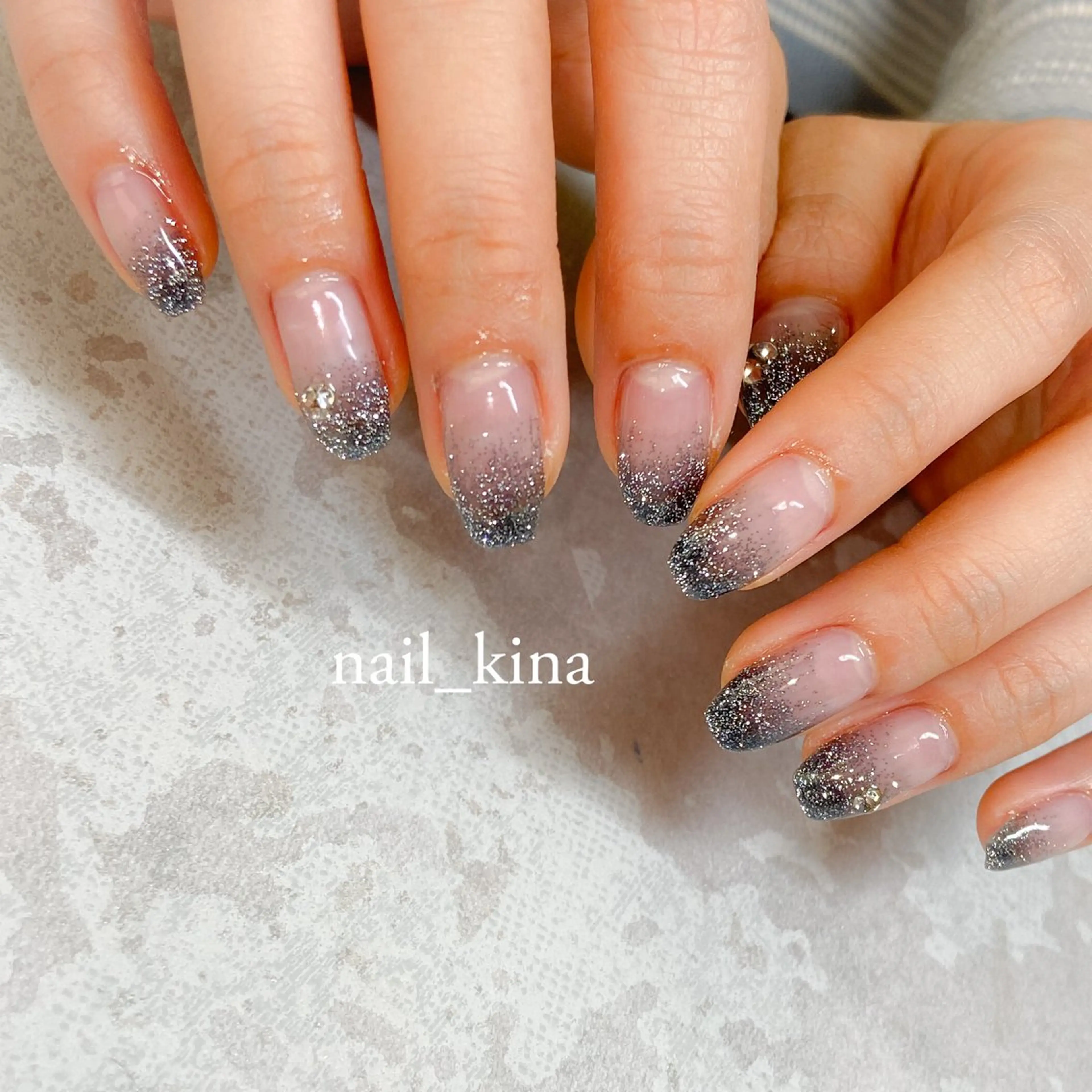 ネイル フラッシュネイル グラデーション キラキラネイル nail_ kinaのネイルデザイン