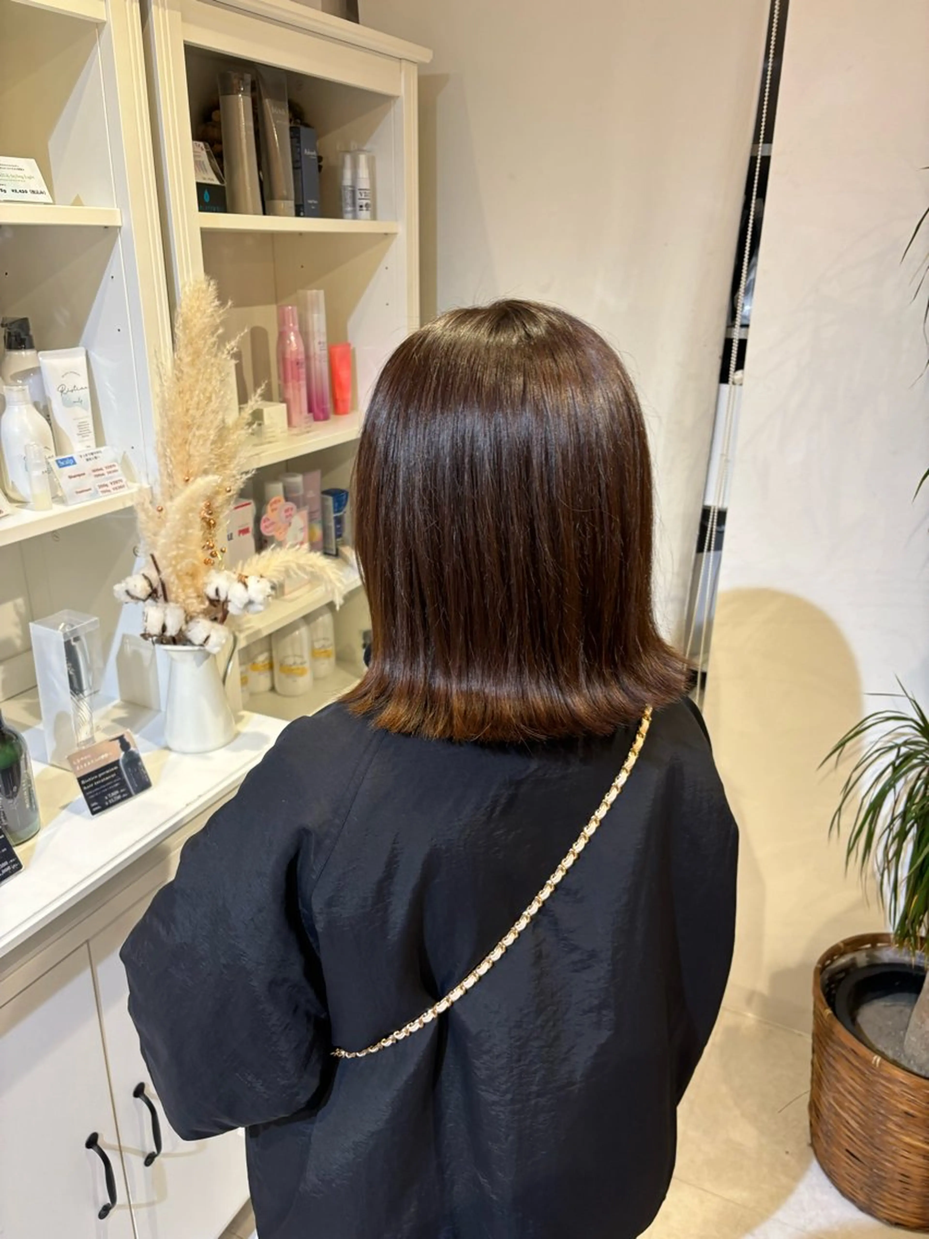 ミディアム カラー 山﨑 まなかのヘアスタイル