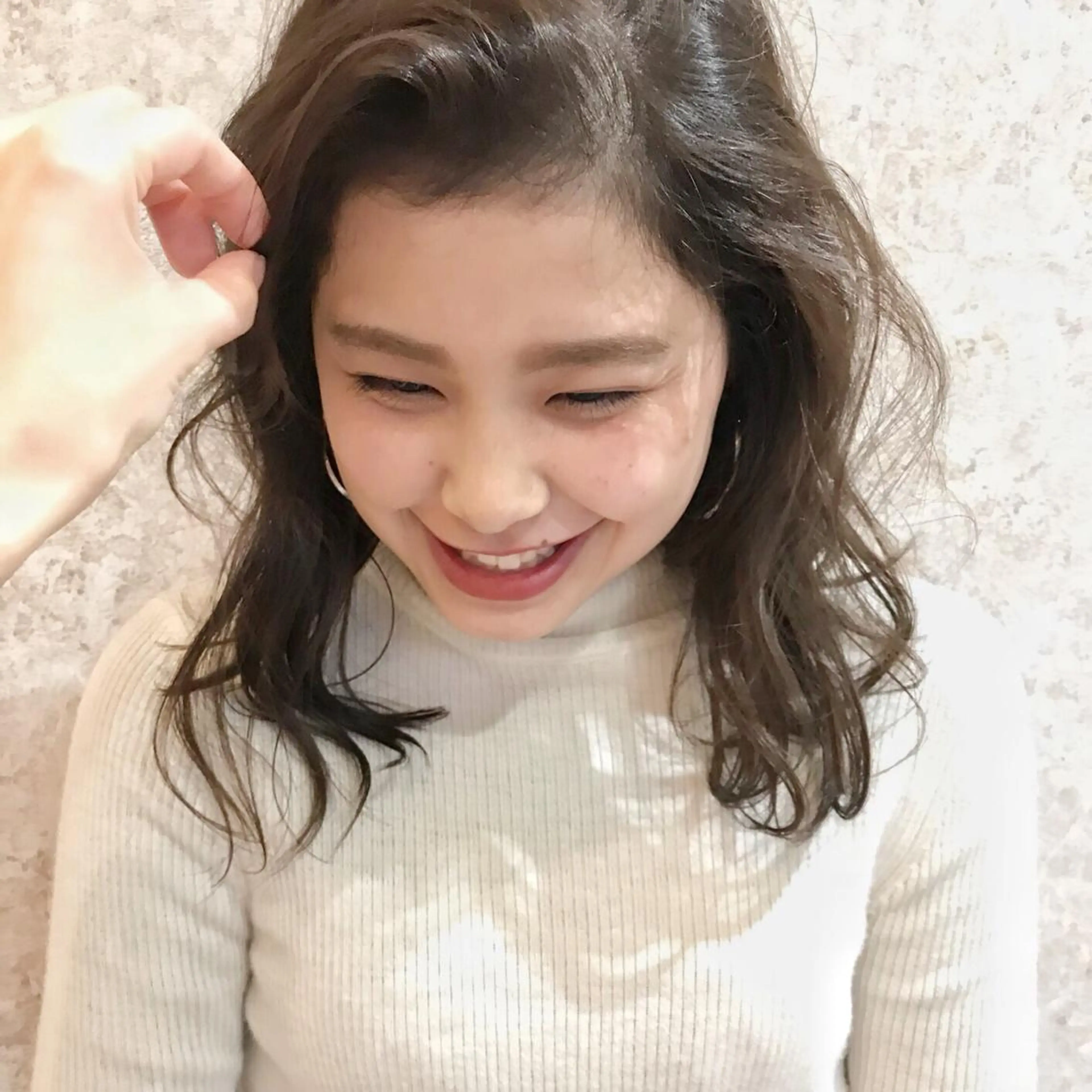 セミロング カラー アッシュ ベージュカラー 透明感カラー HARUNA🤍 大人ショートヘアのヘアスタイル