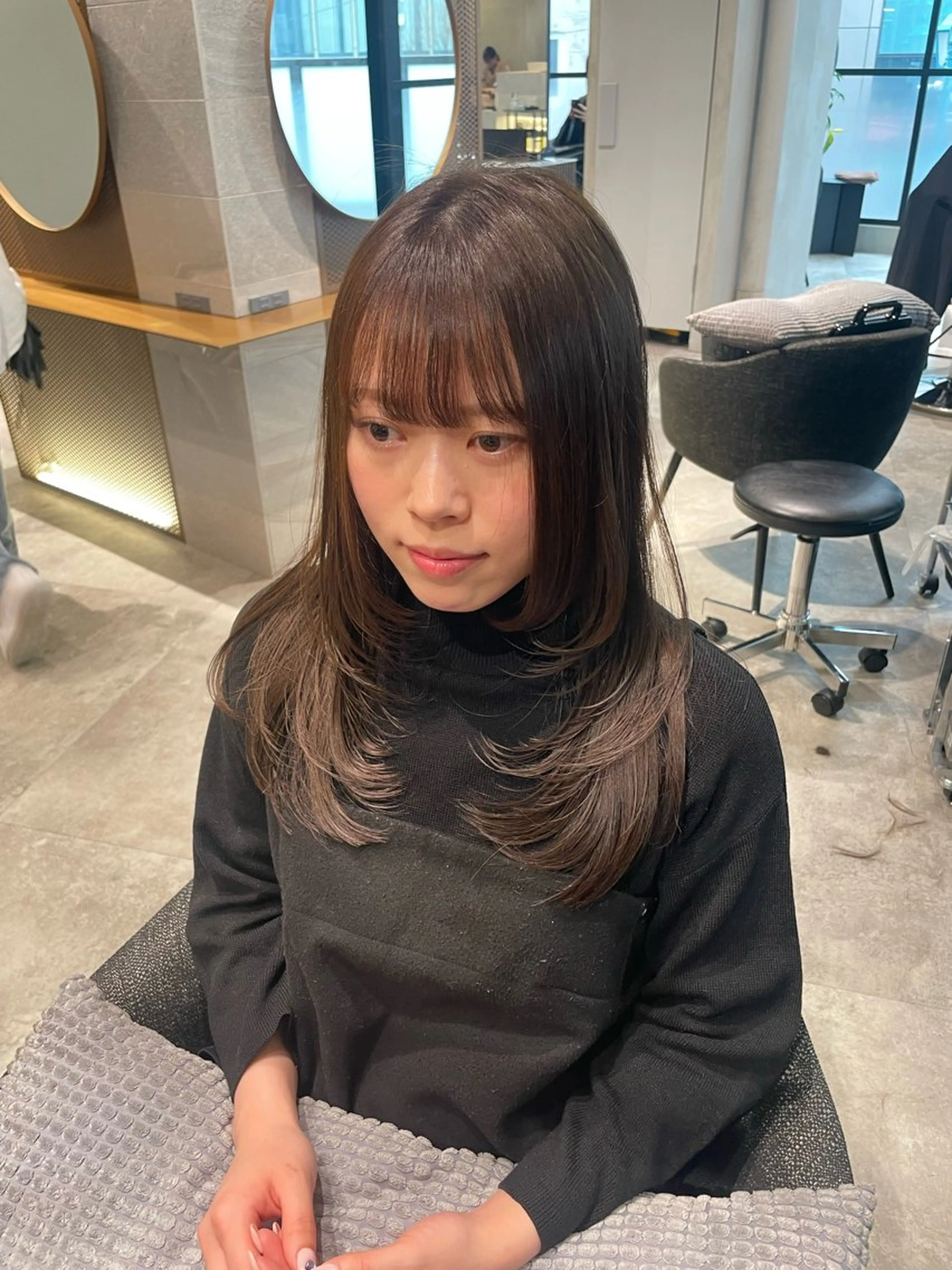 セミロング Toiro 新宿所属・新宿/新宿三丁目 yuinaのヘアスタイル