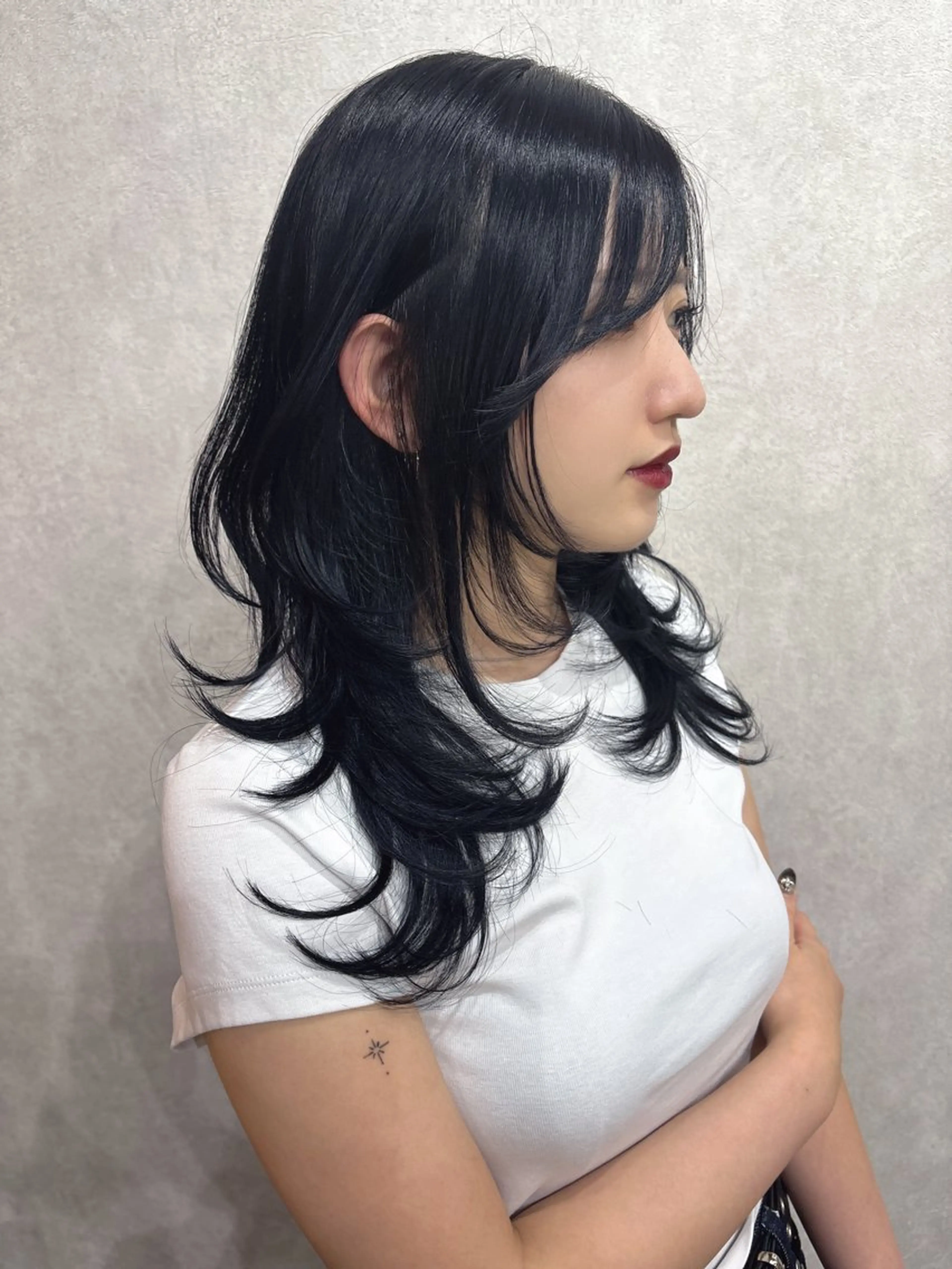 セミロング カット トリートメント maya レイヤーカットのヘアスタイル