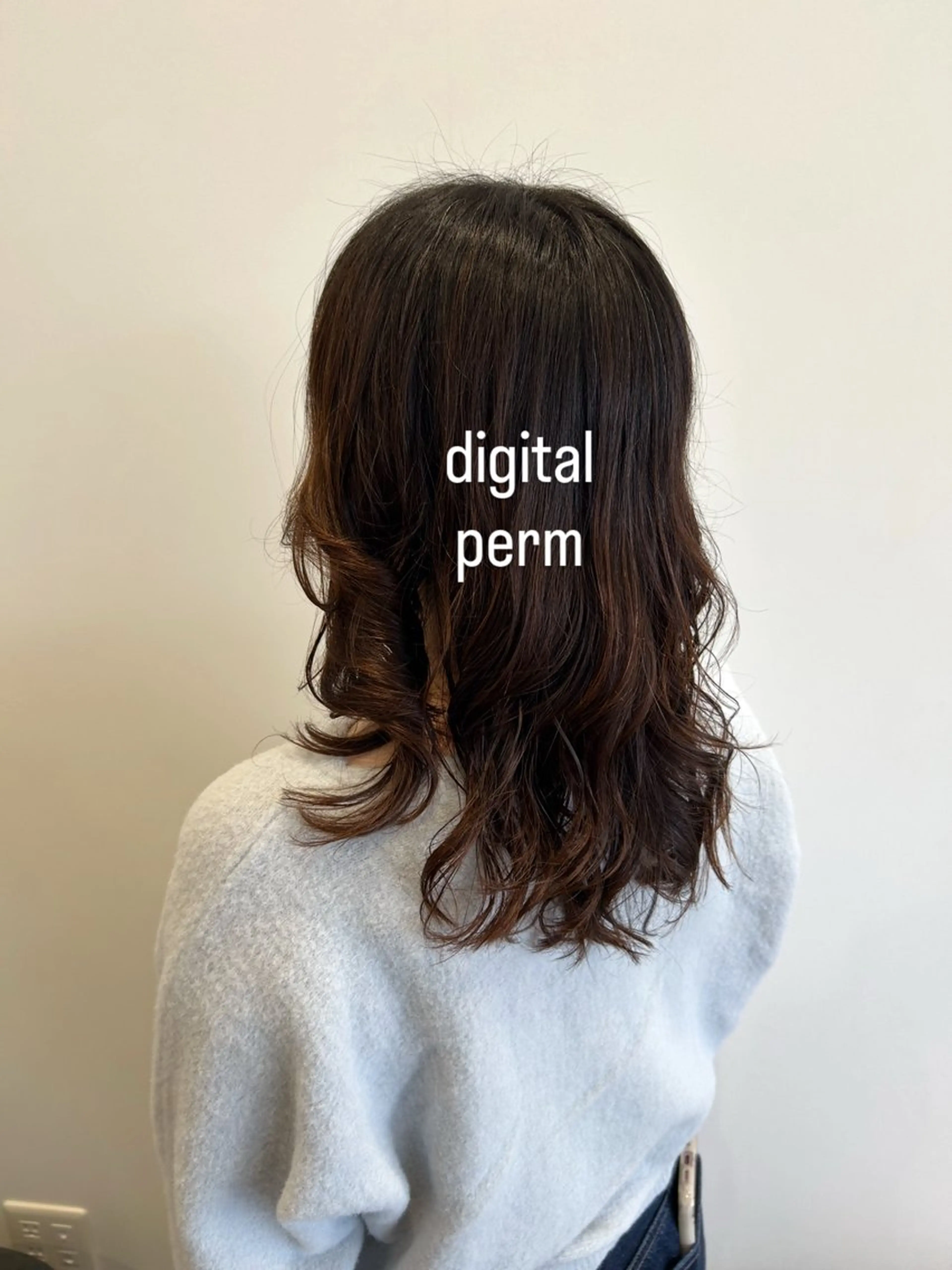 セミロング パーマ くご井 大介のヘアスタイル