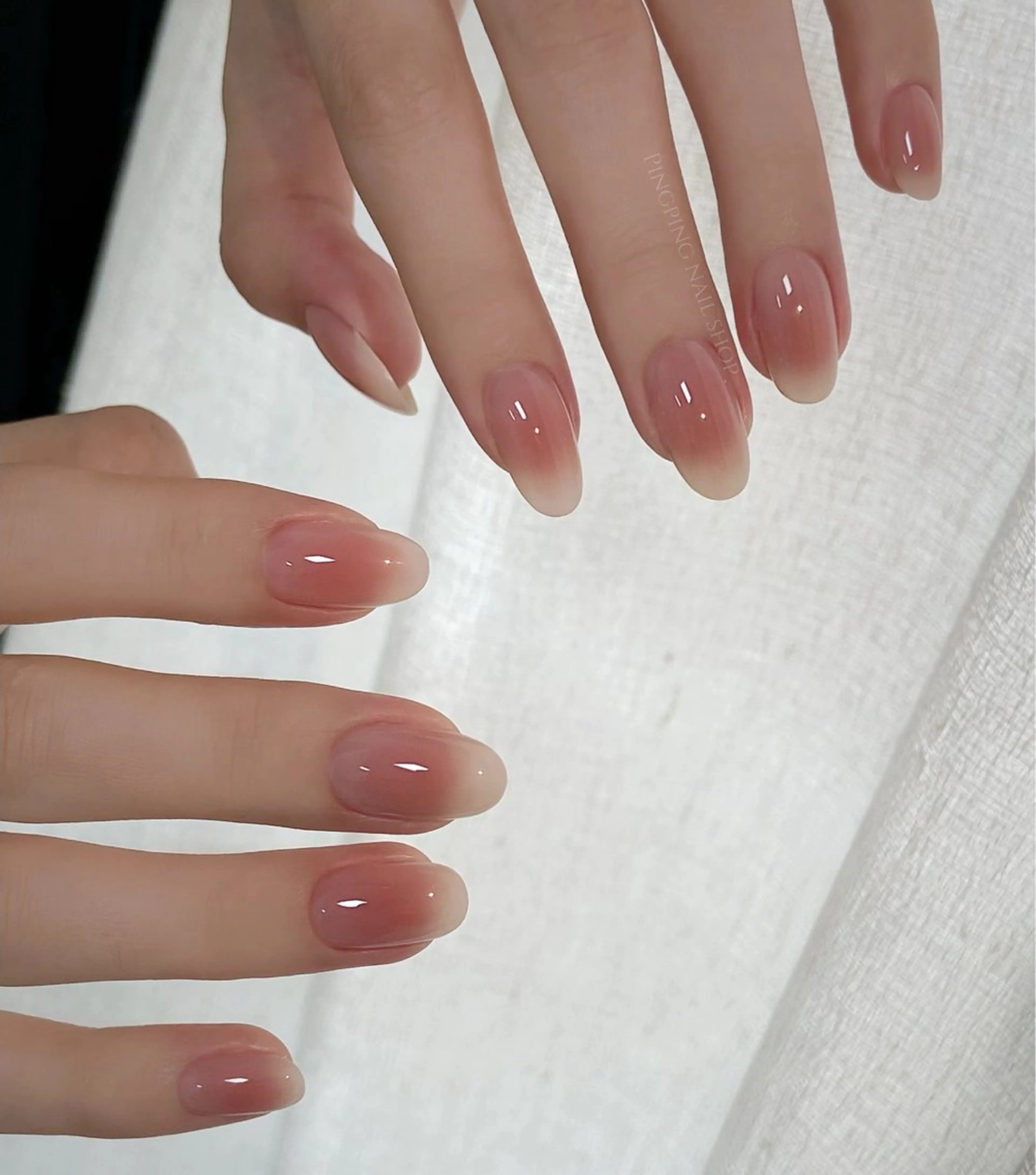 ハンド🌸ベース色込みチークネイル（オフ込み)の写真