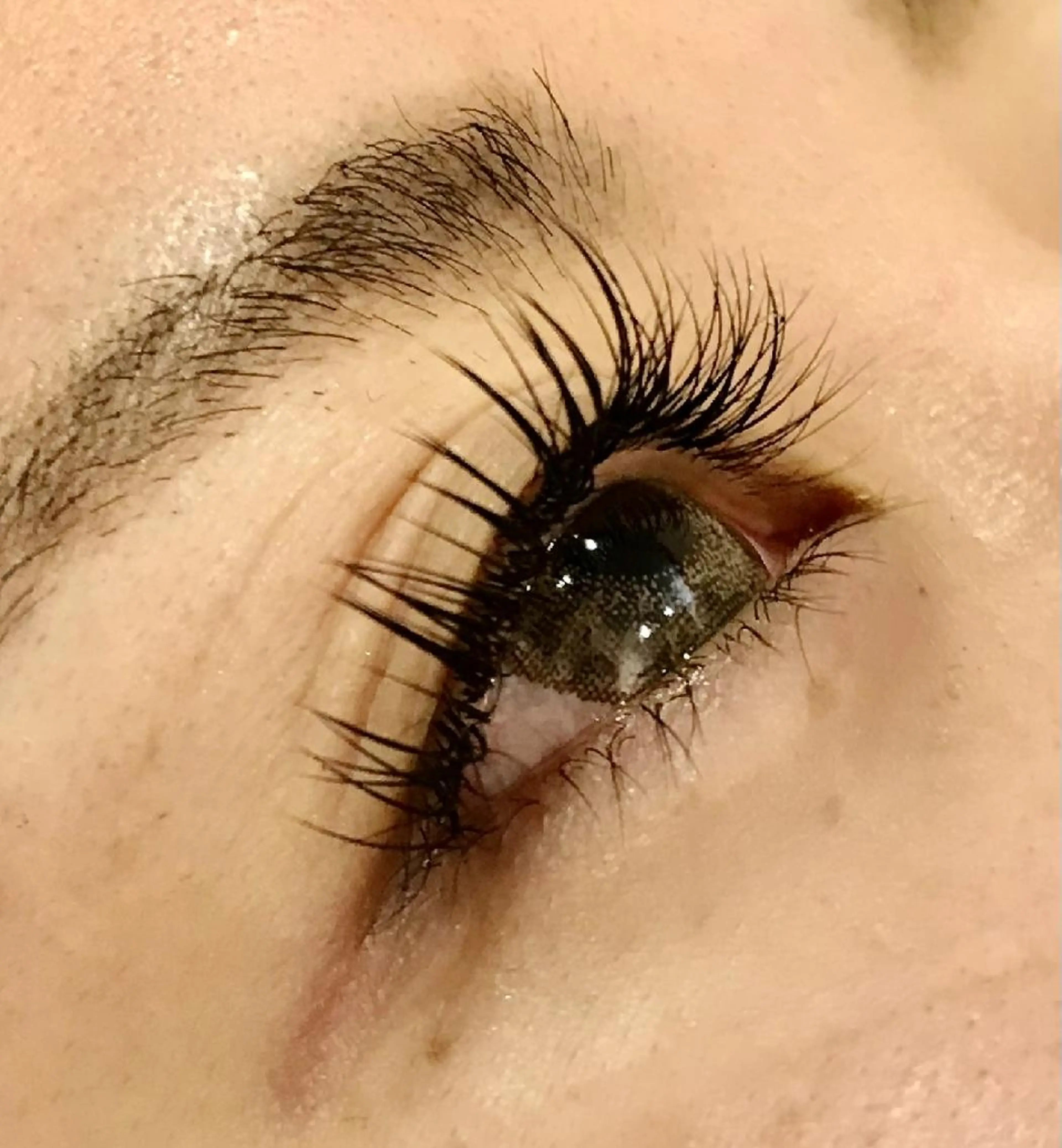 マツエク・マツパ 知久 絢音のヘアスタイル