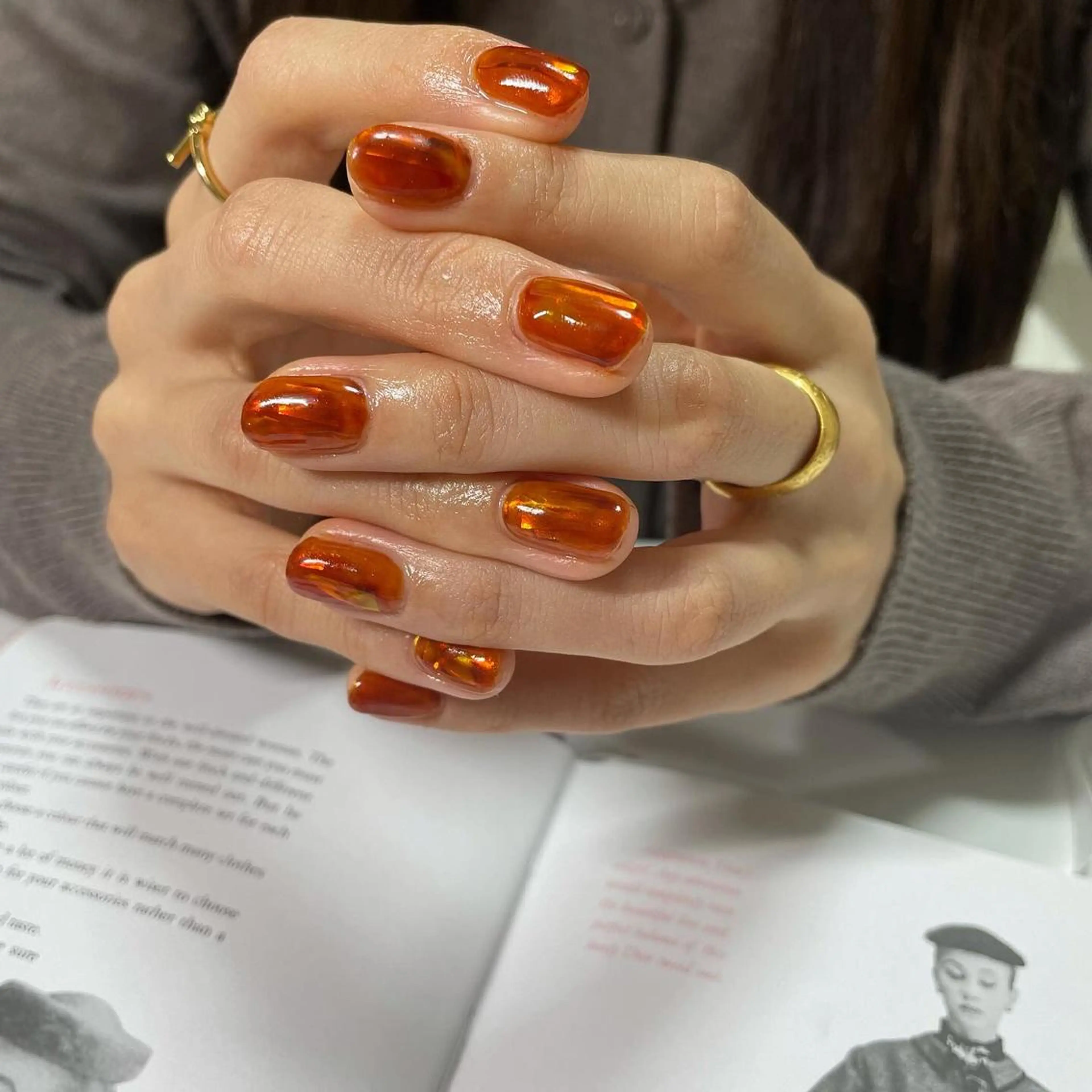 ネイル オーロラネイル べっ甲ネイル 氷ネイル・うるうるネイル 冬ネイル ハンドネイル フットネイル chai大阪上本町 sayakaのネイルデザイン