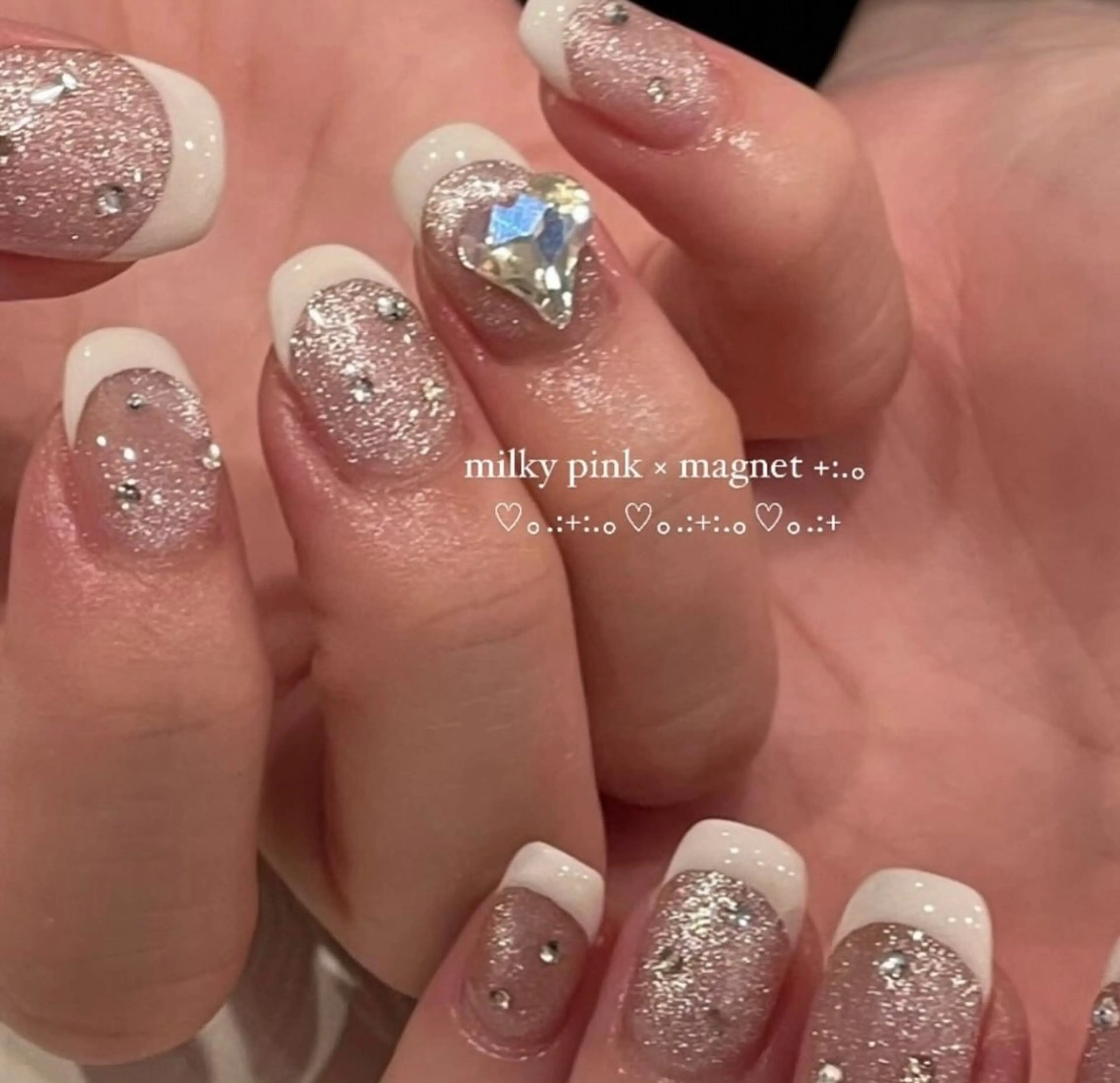 ネイル 持ち込み シンプルネイル ハンドネイル JISOO ANA.CHUOのネイルデザイン