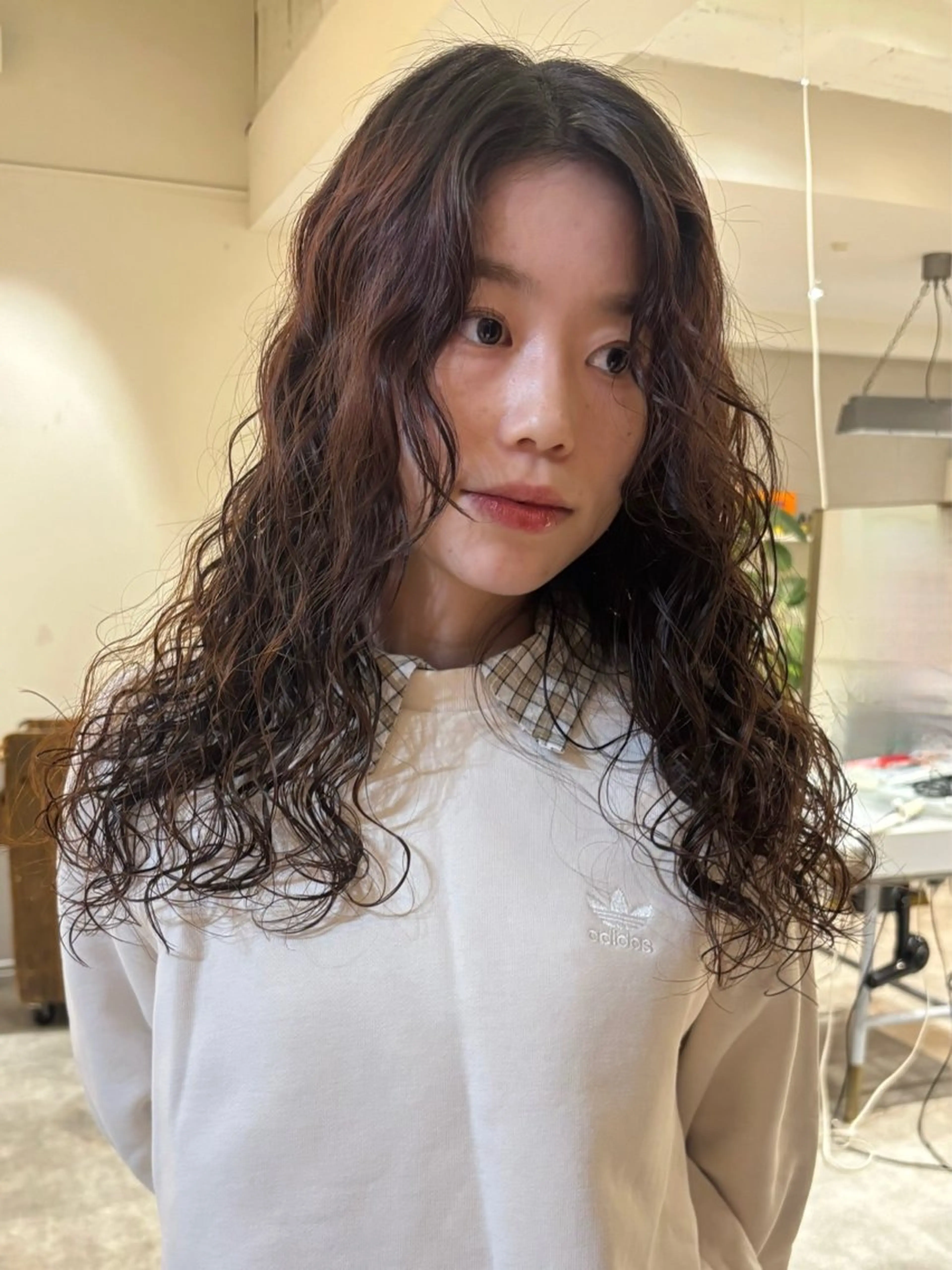 ロング カット パーマ siki所属・ｍｏｍｏ/ ハイトーン/ベージュのヘアスタイル