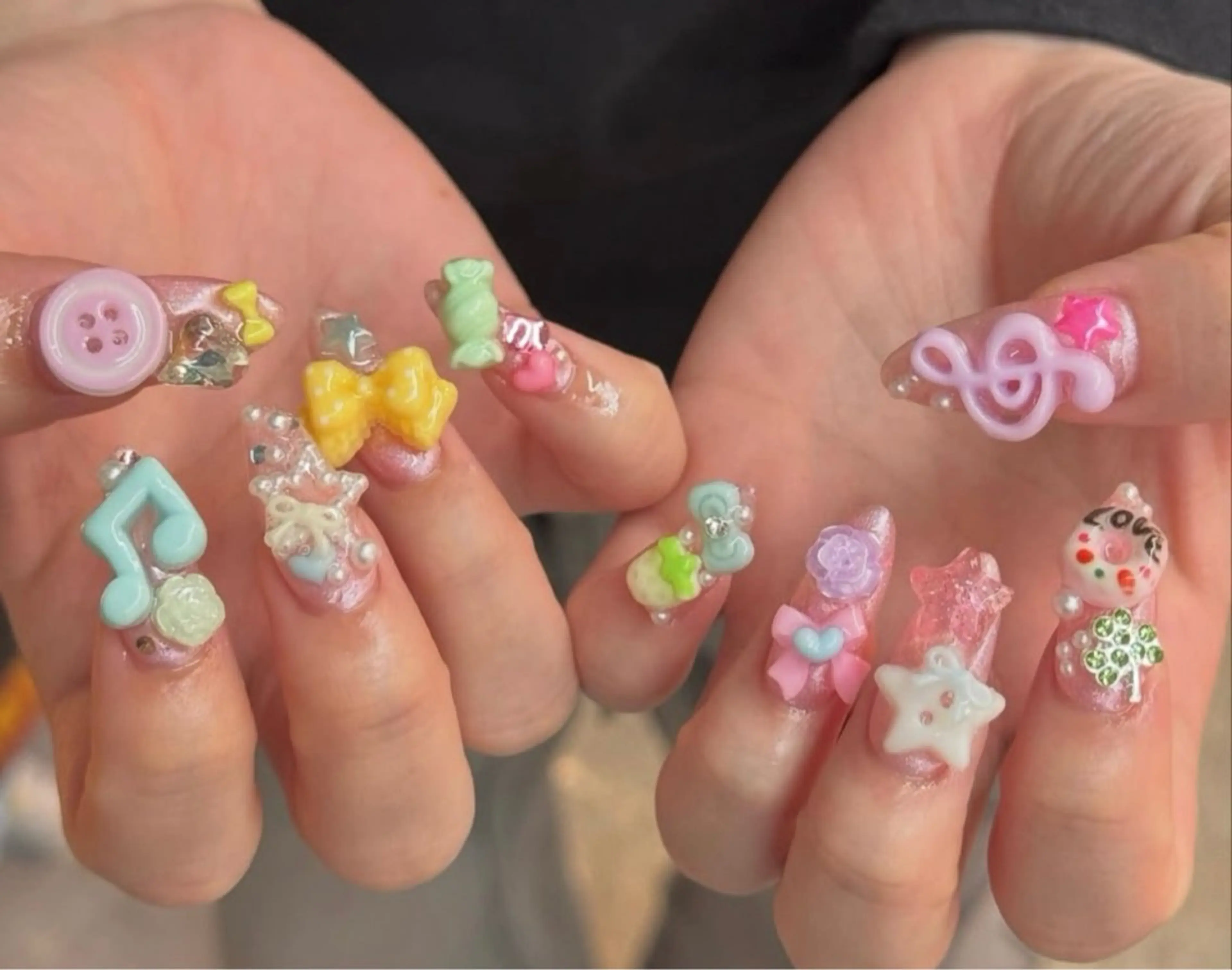 ネイル アートネイル 長さ出し ジェルネイル マグネットネイル ニュアンスネイル なな_ CloudyChanのネイルデザイン