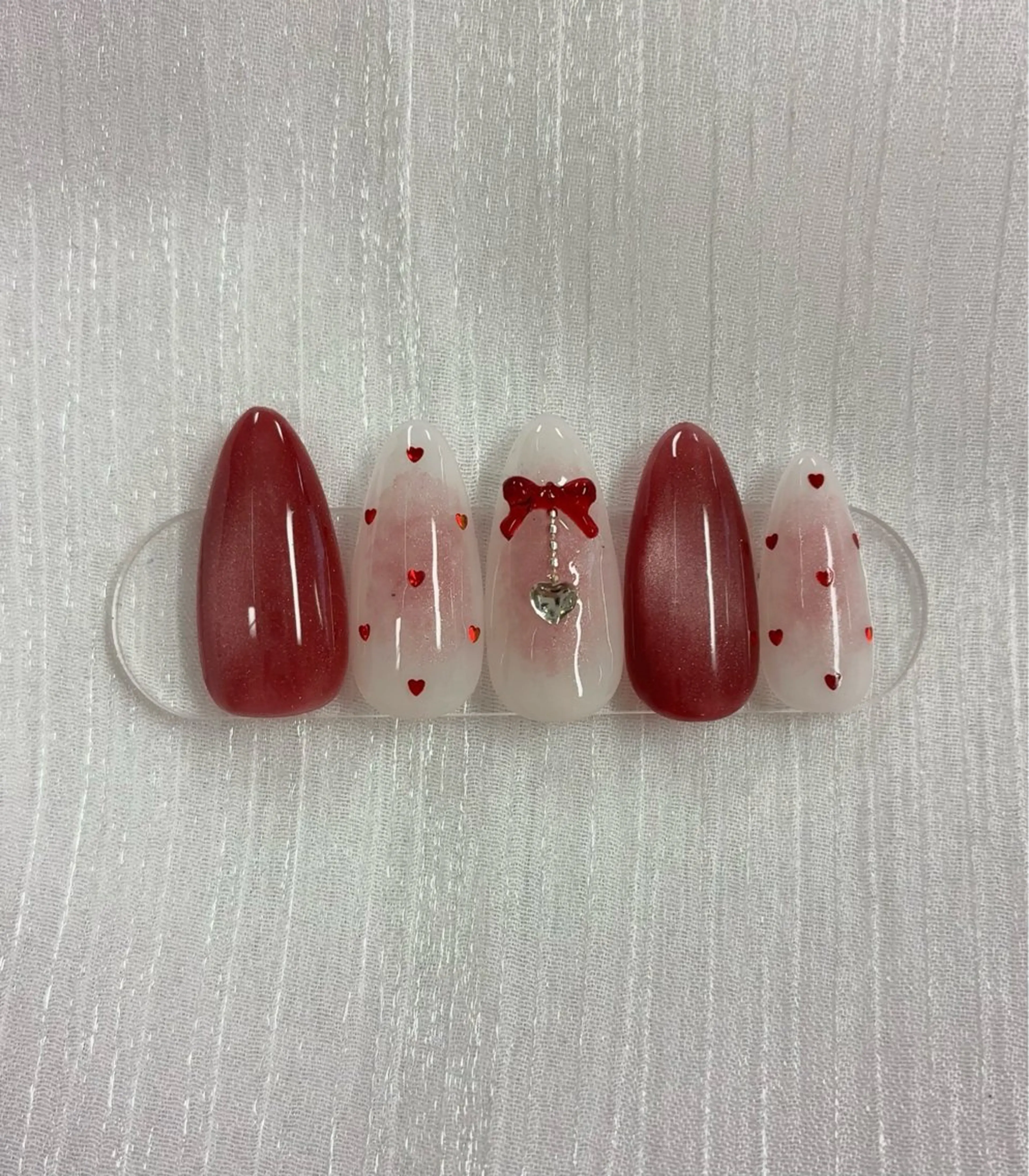 ネイル バレンタイン Lilith Yumiのネイルデザイン